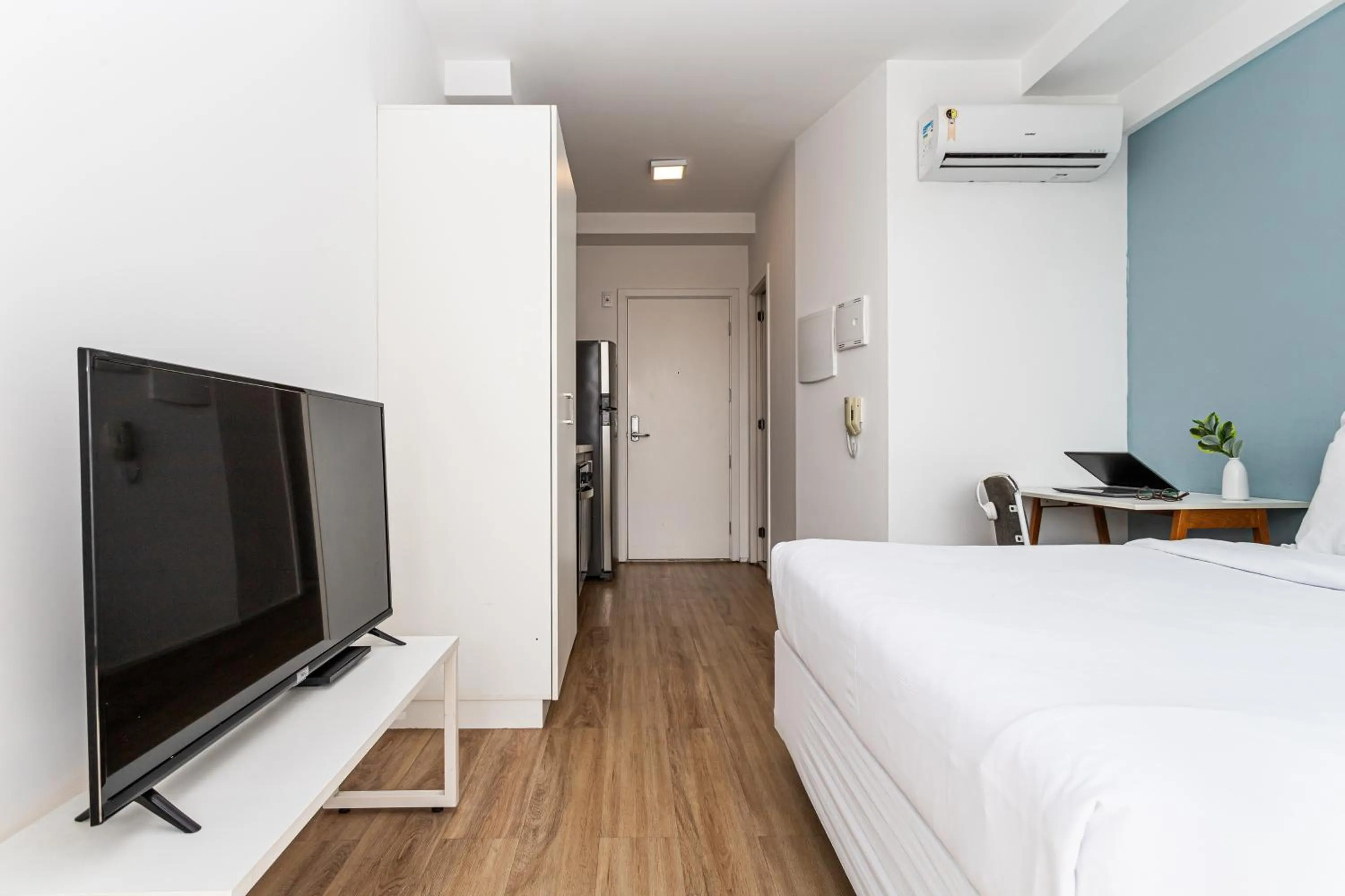 Bed in Setin Downtown Praca da Sé by Viva - Prédio completo com piscina perto de estação de metrô no Centro de São Paulo