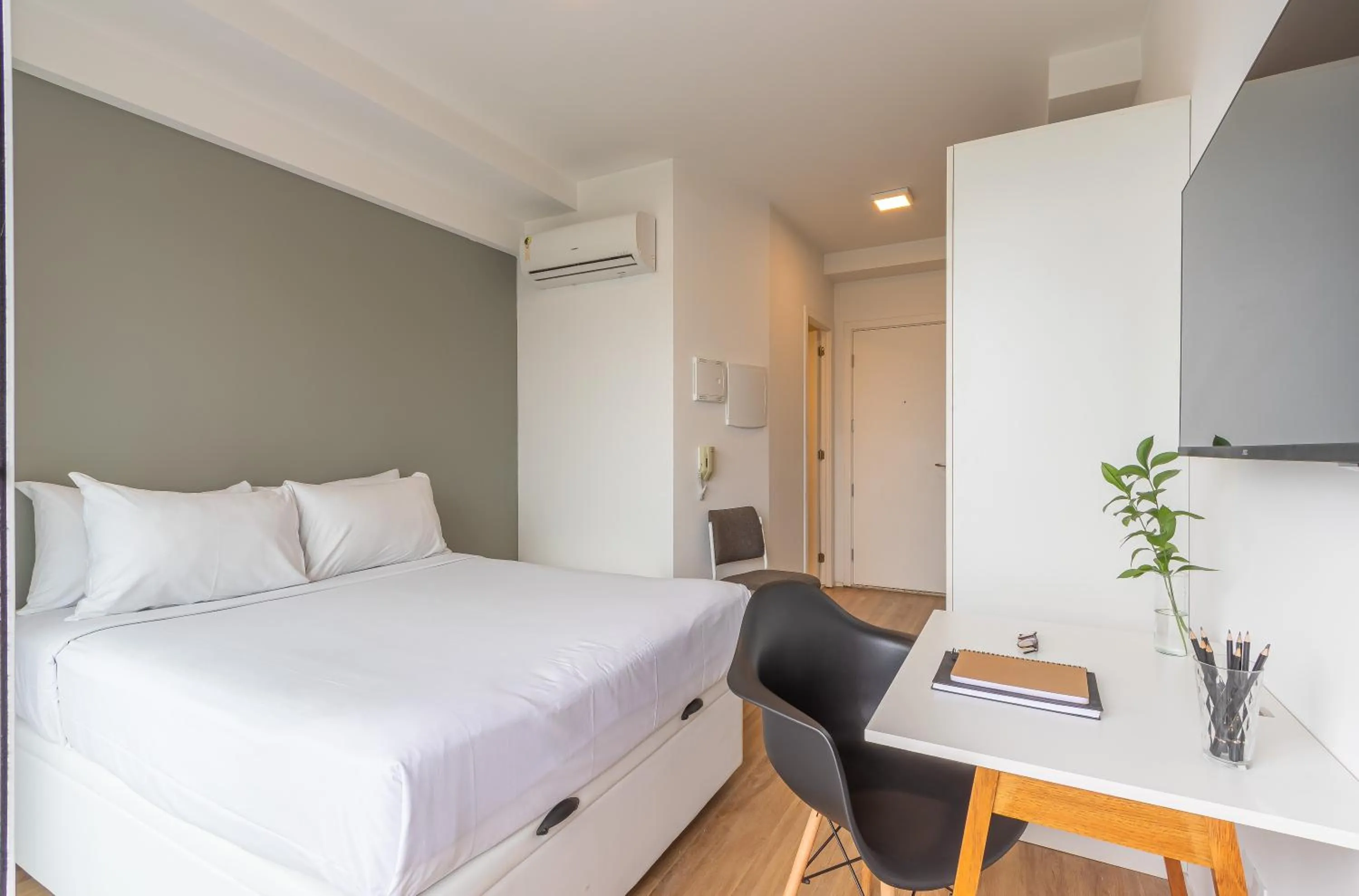 Bed in Setin Downtown Praca da Sé by Viva - Prédio completo com piscina perto de estação de metrô no Centro de São Paulo