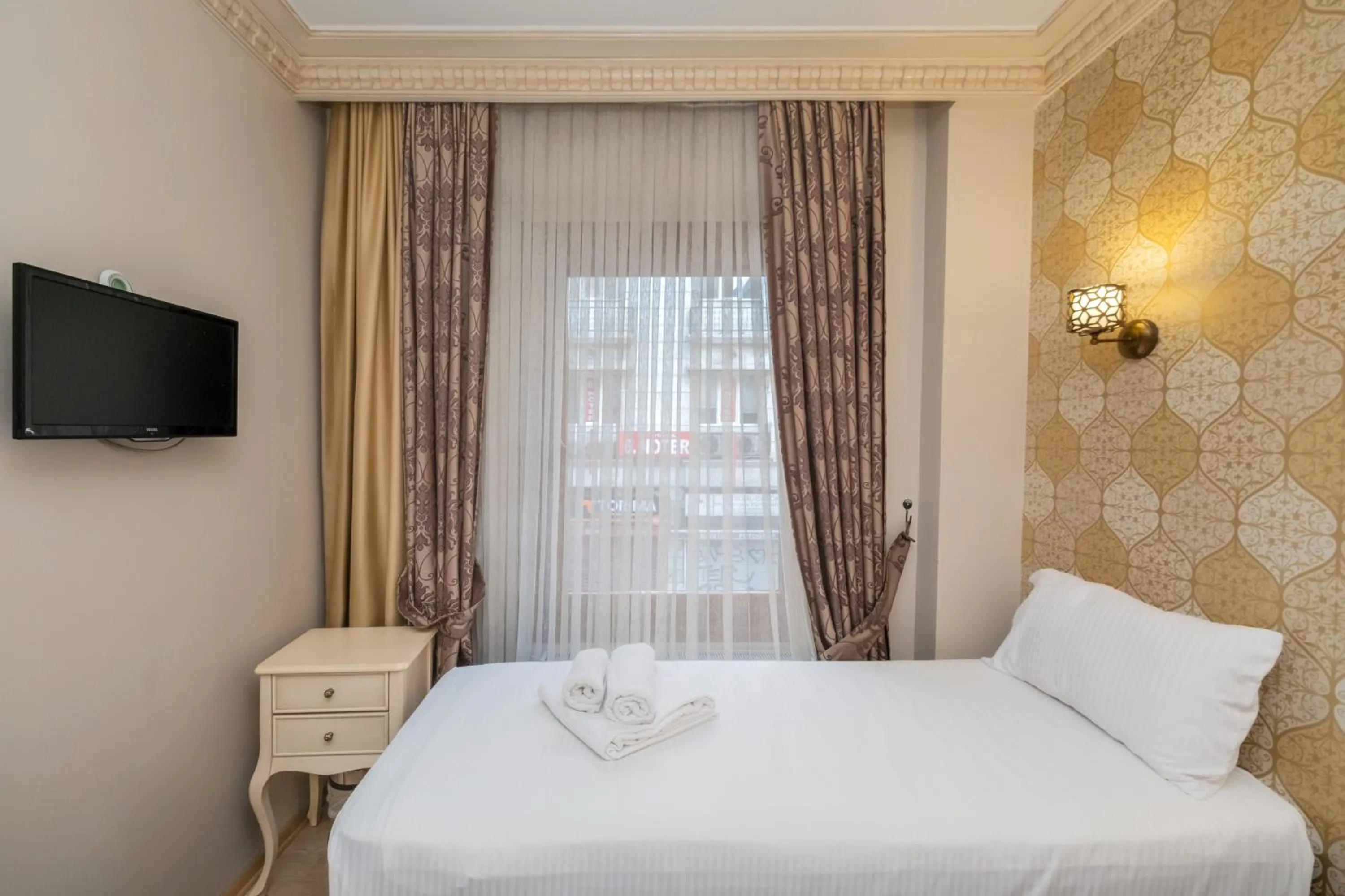 Bed in Felicity Hotel İstanbul