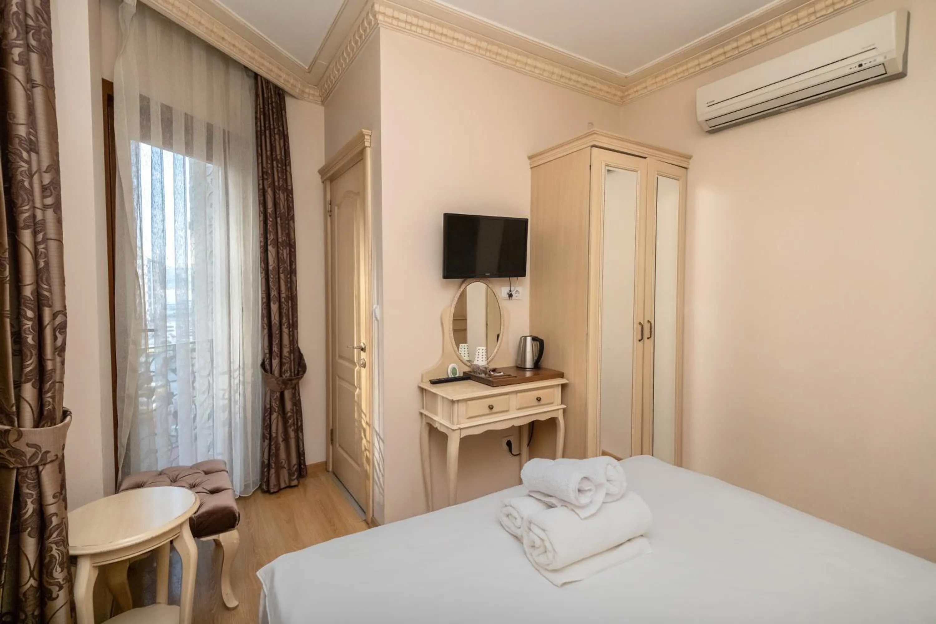 Bed in Felicity Hotel İstanbul