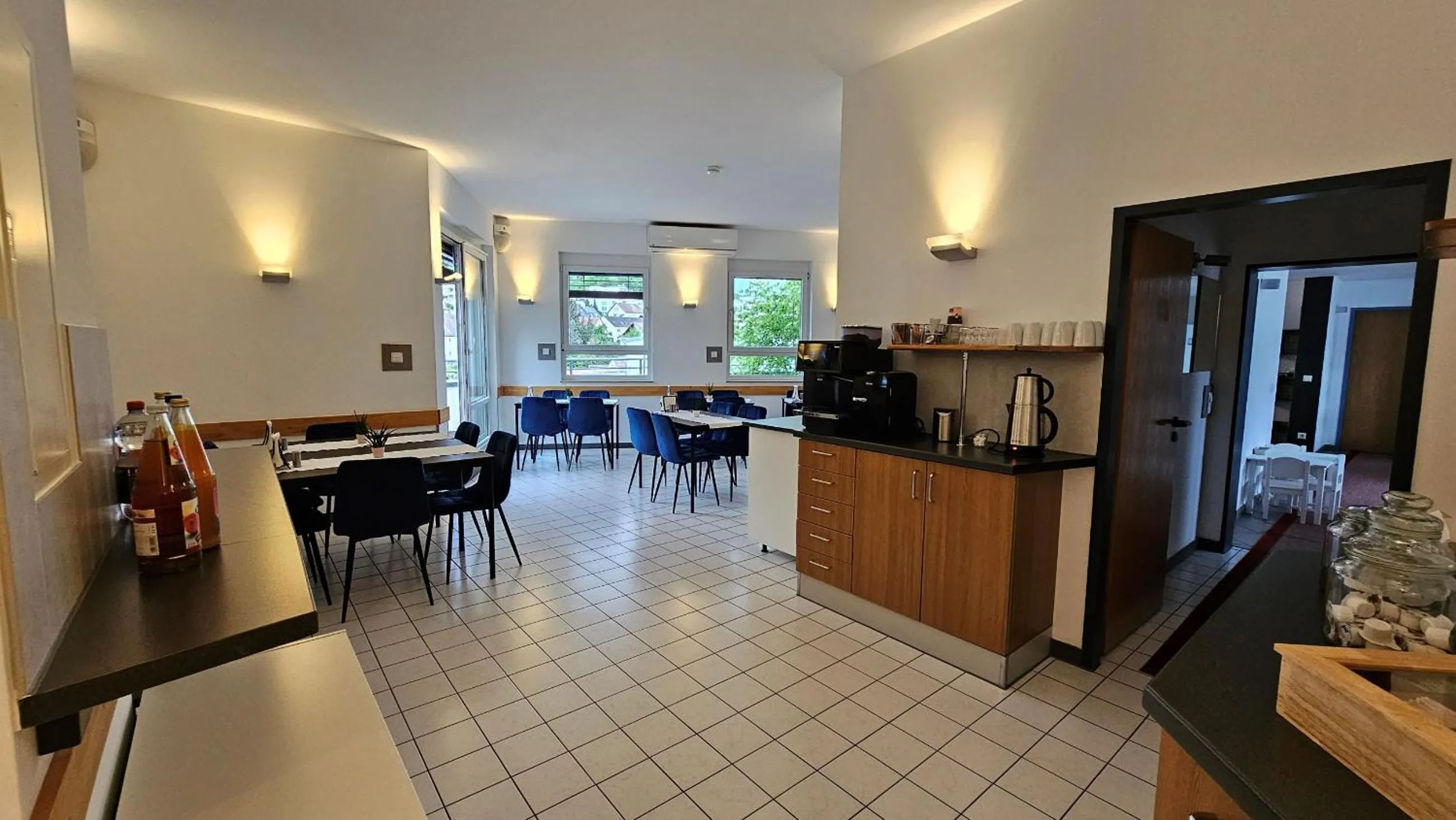 Coffee/tea facilities in Elha Hotel