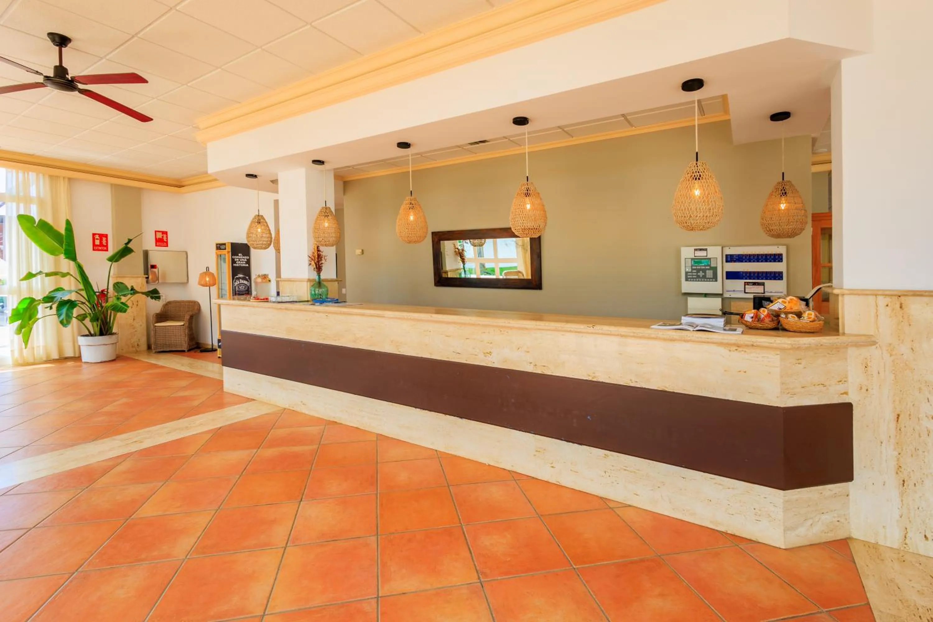 Lobby or reception in Nuramar Aparthotel