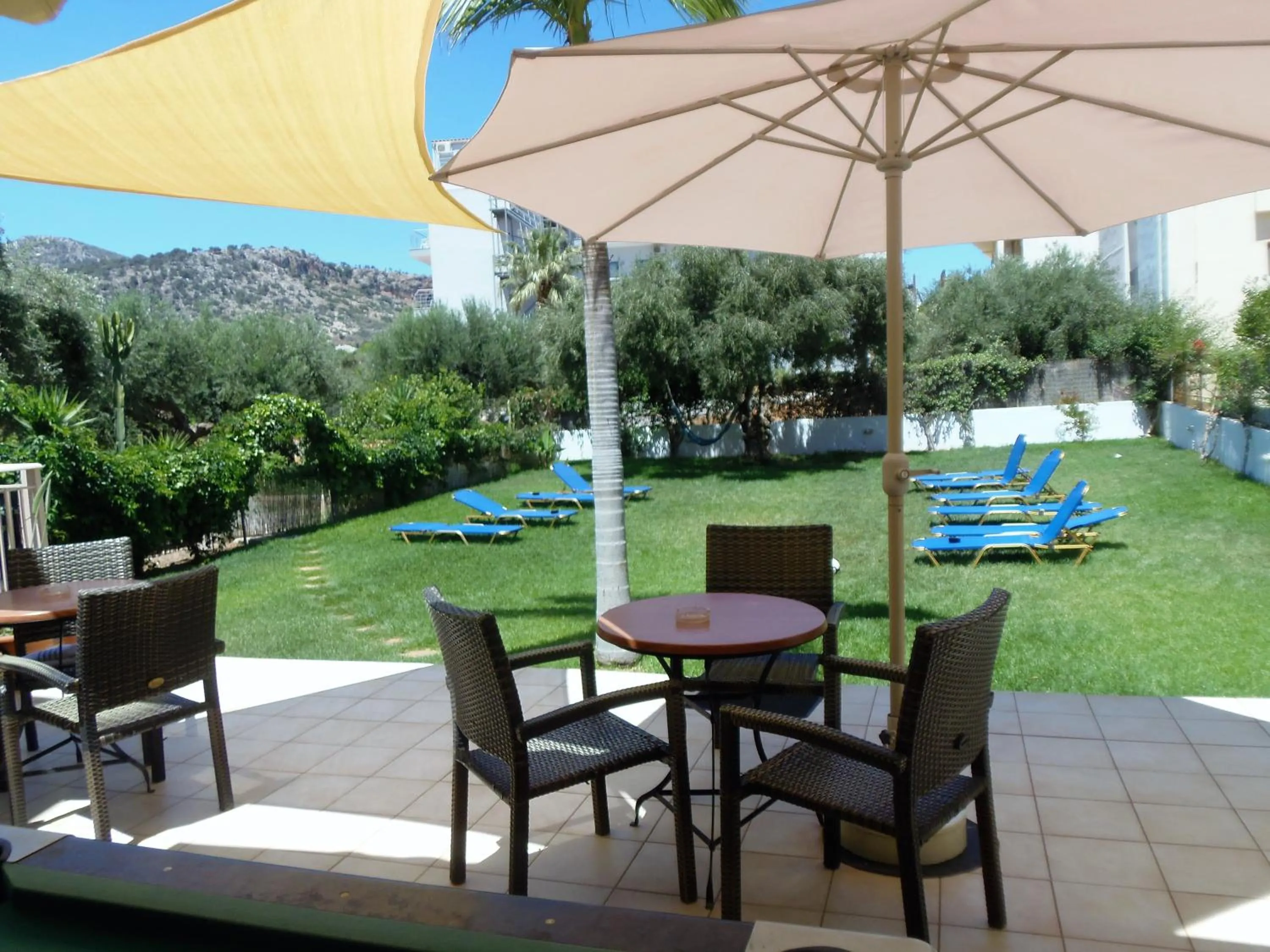 Day in Emerald Hotel