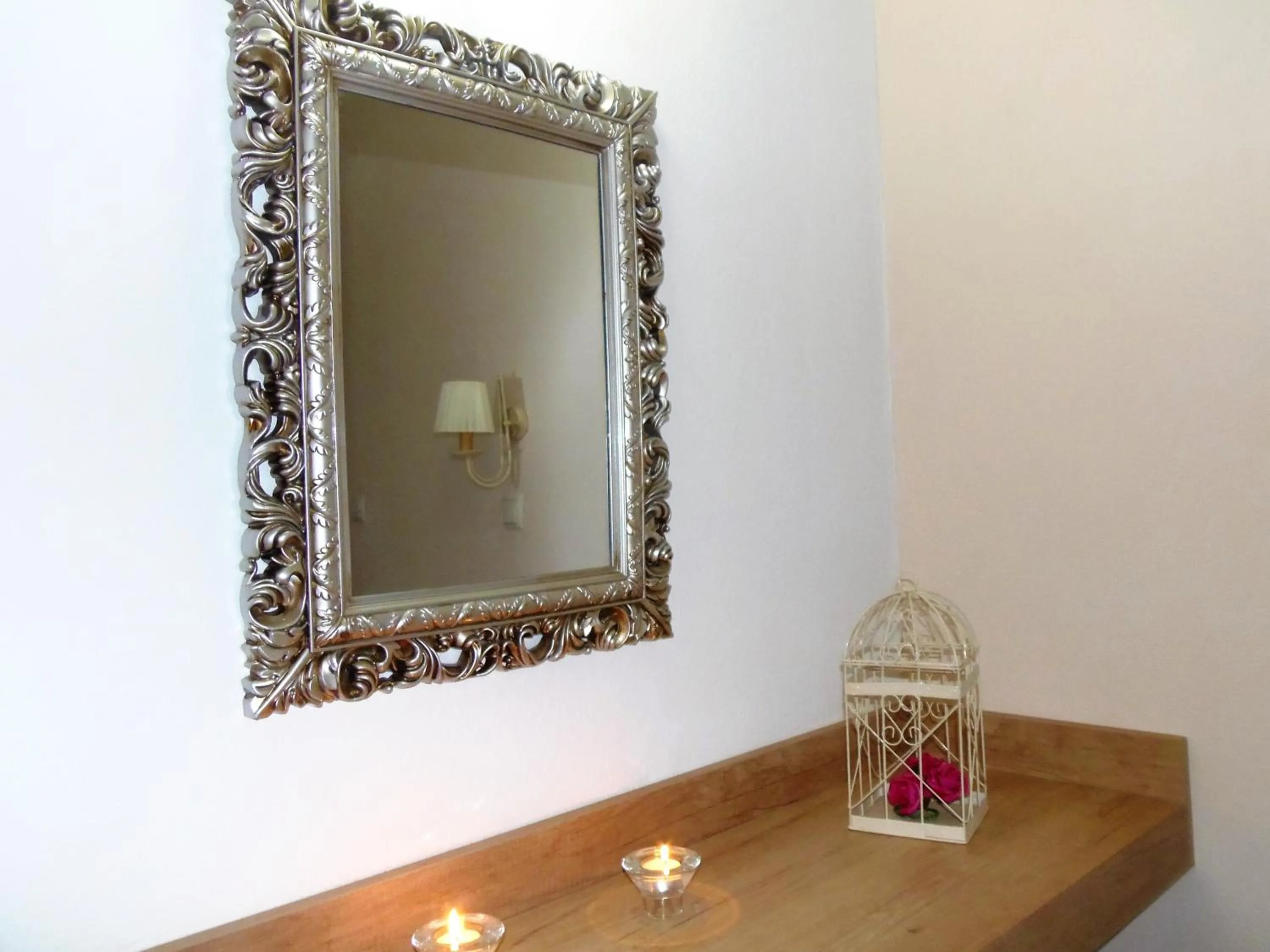 Decorative detail in Emerald Hotel