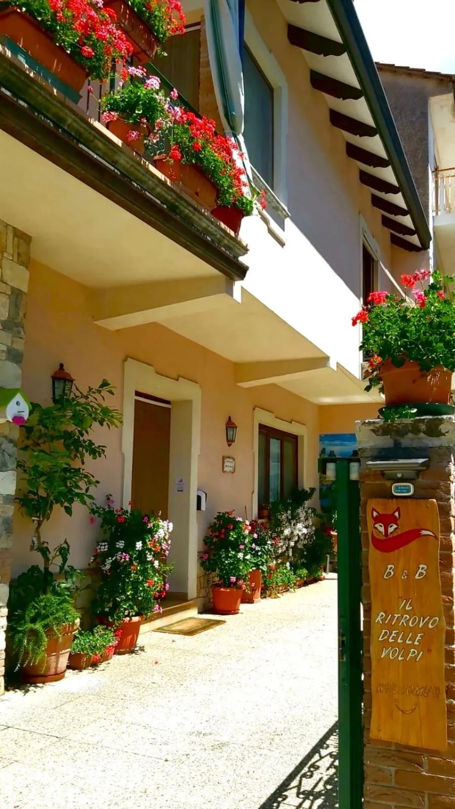Facade/entrance in Il ritrovo delle Volpi