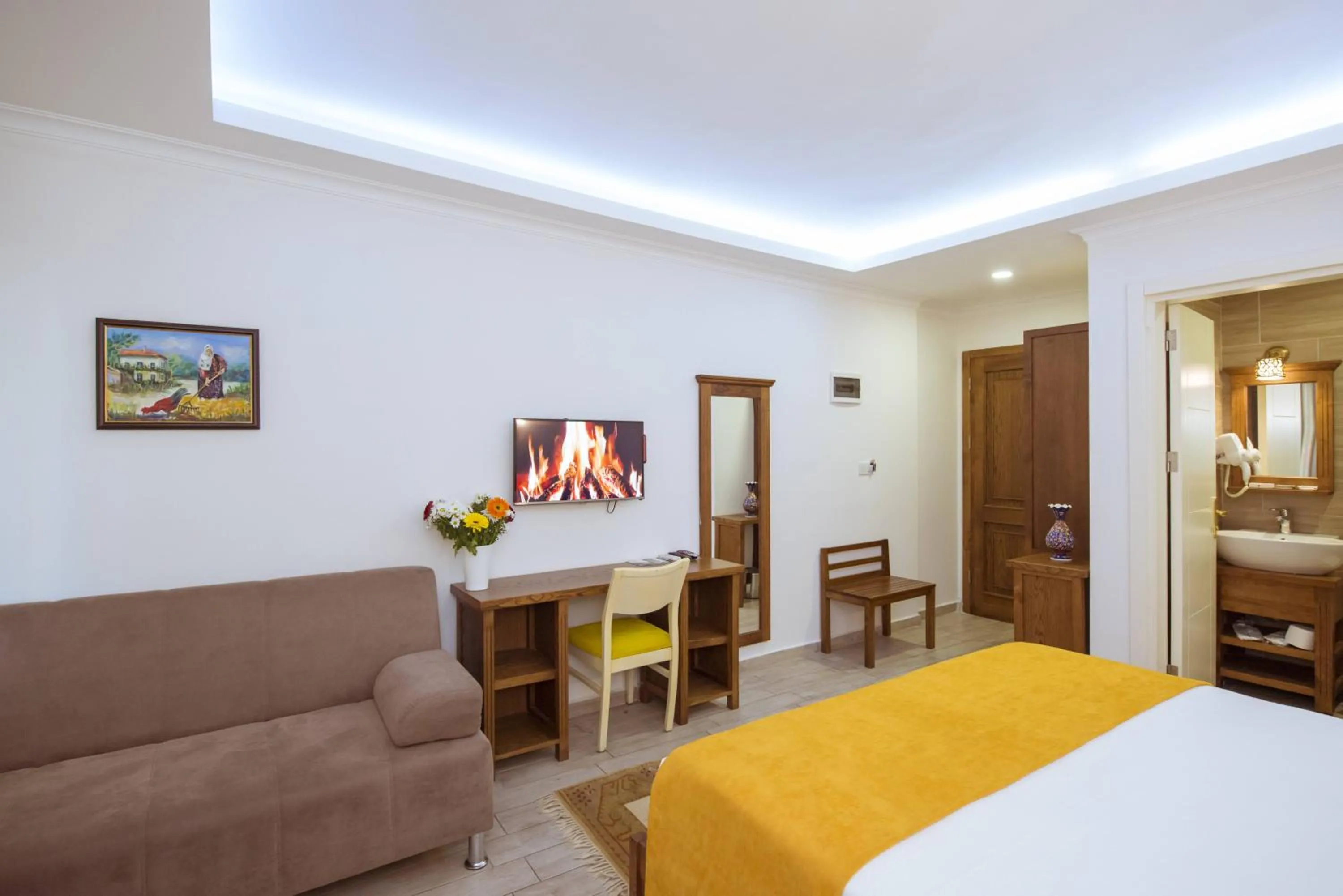 Photo of the whole room, Bed in Infinity City Hotel