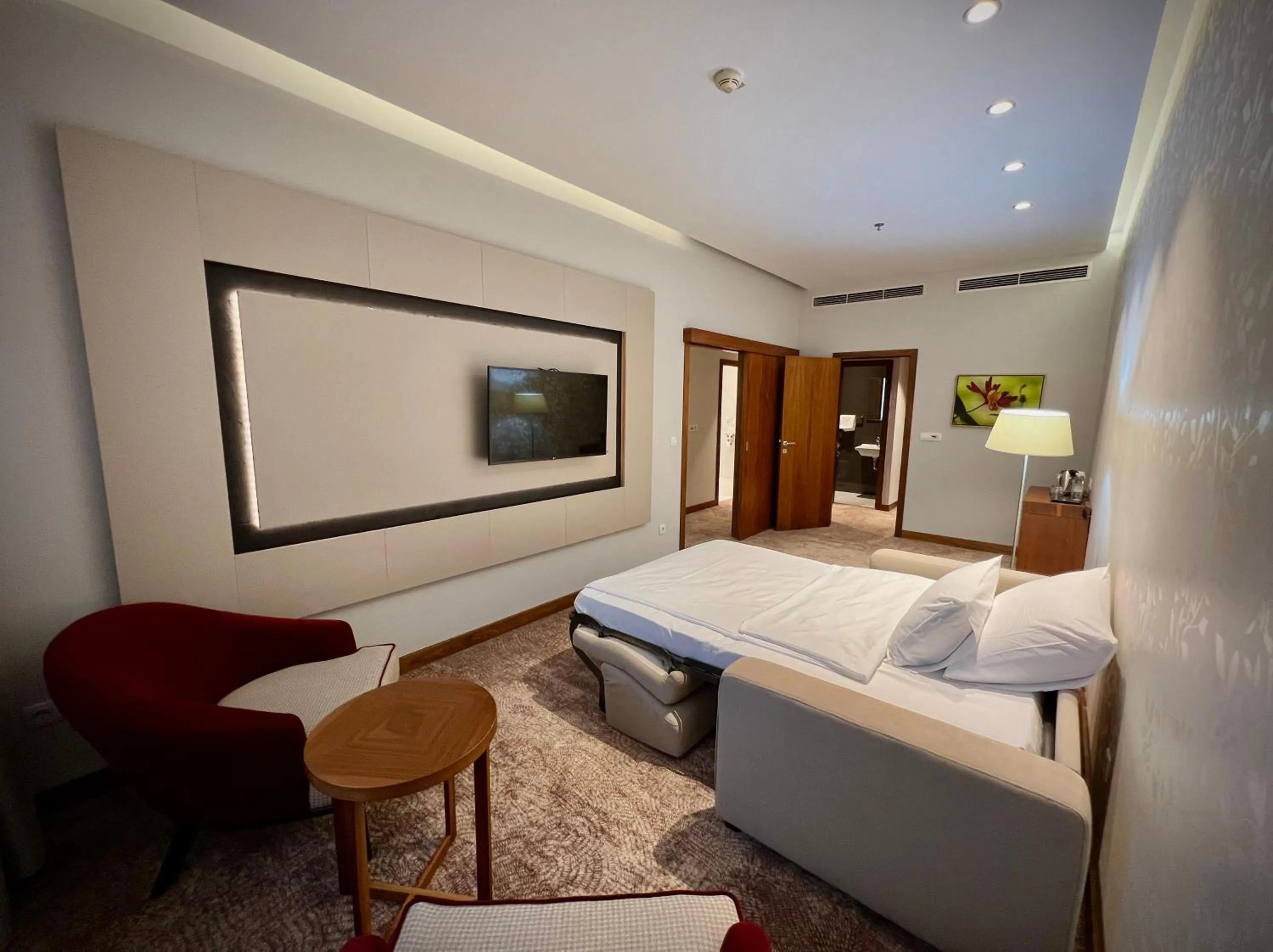 TV and multimedia, Bed in Hotel Mepas