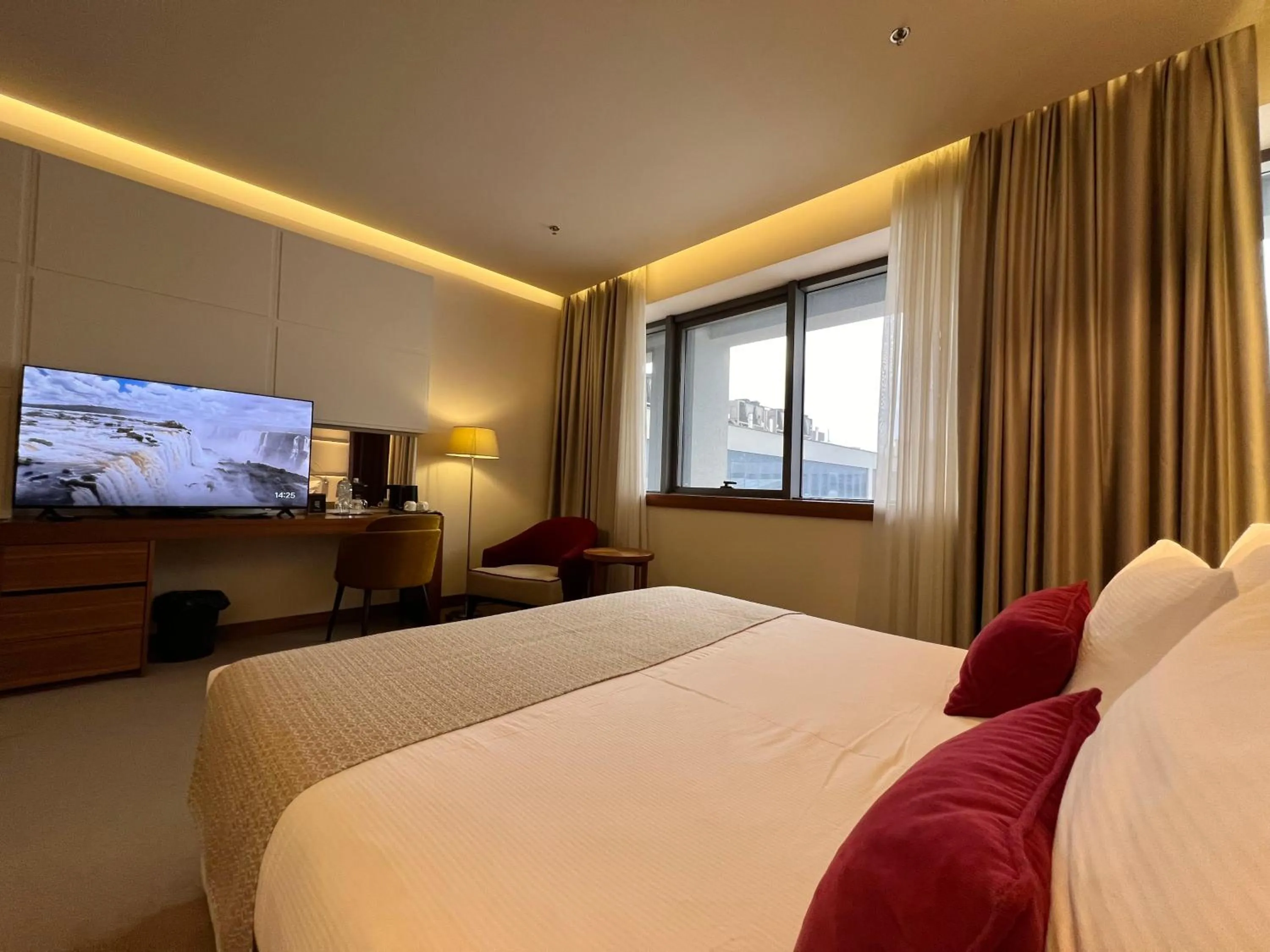 TV and multimedia, Bed in Hotel Mepas