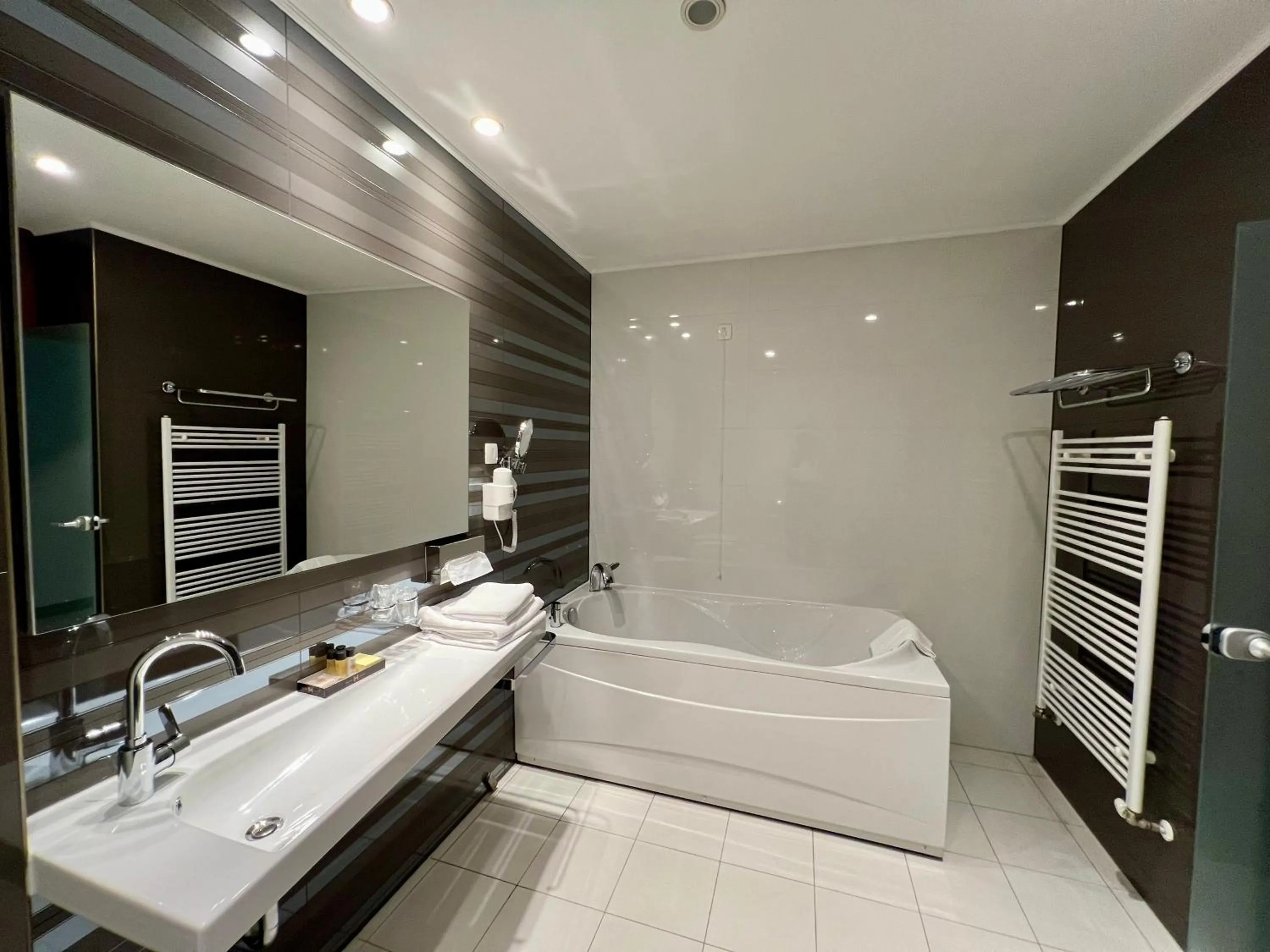 Bathroom in Hotel Mepas