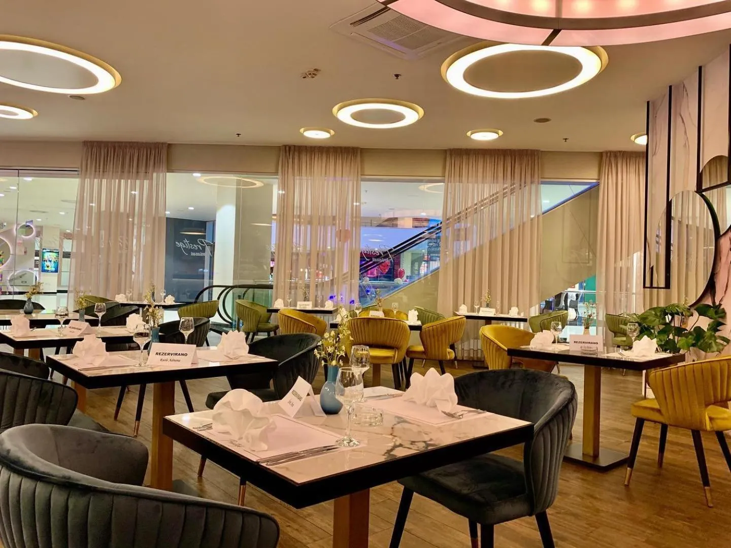 Restaurant/places to eat in Hotel Mepas