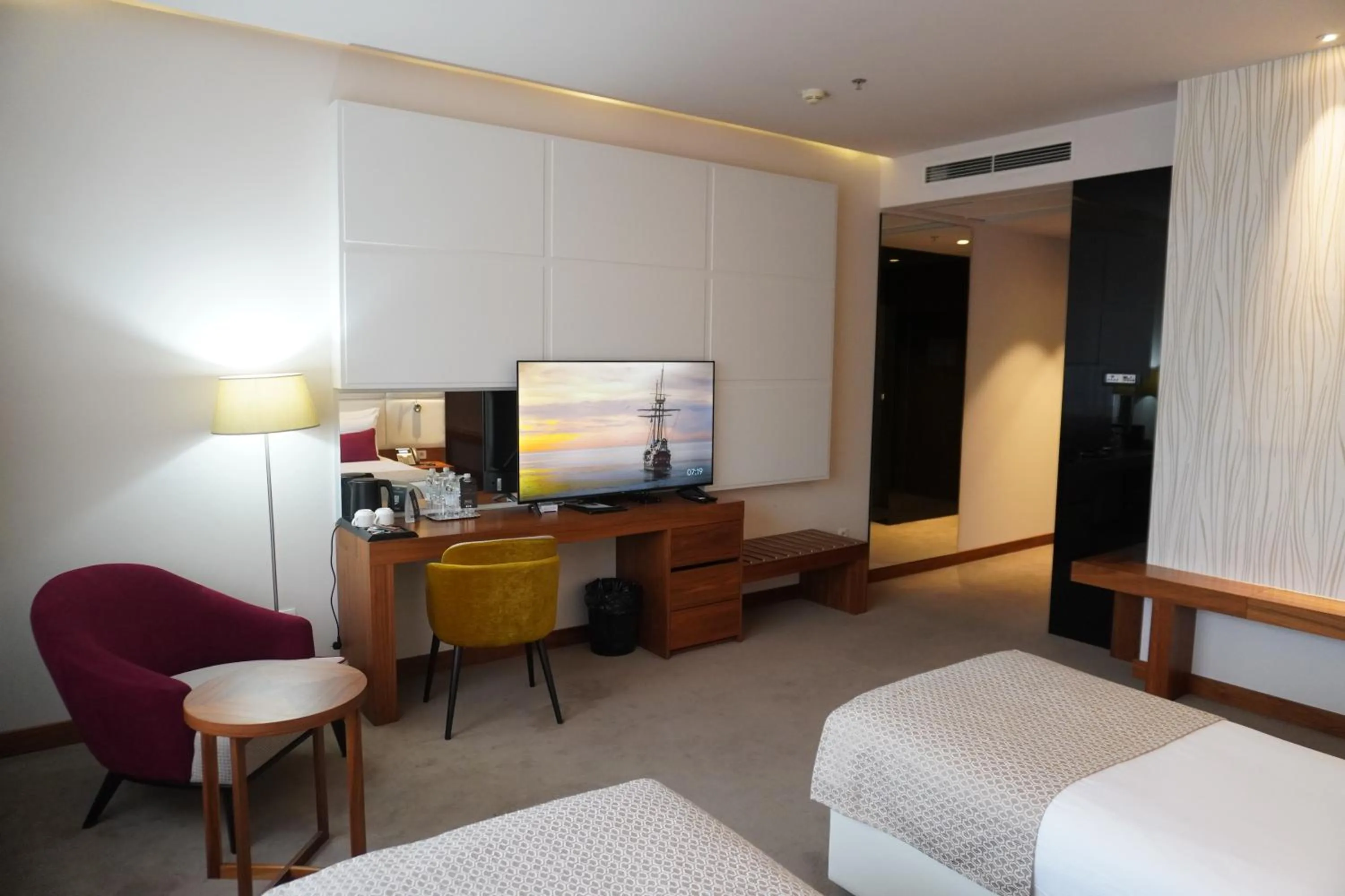 TV and multimedia, Bed in Hotel Mepas
