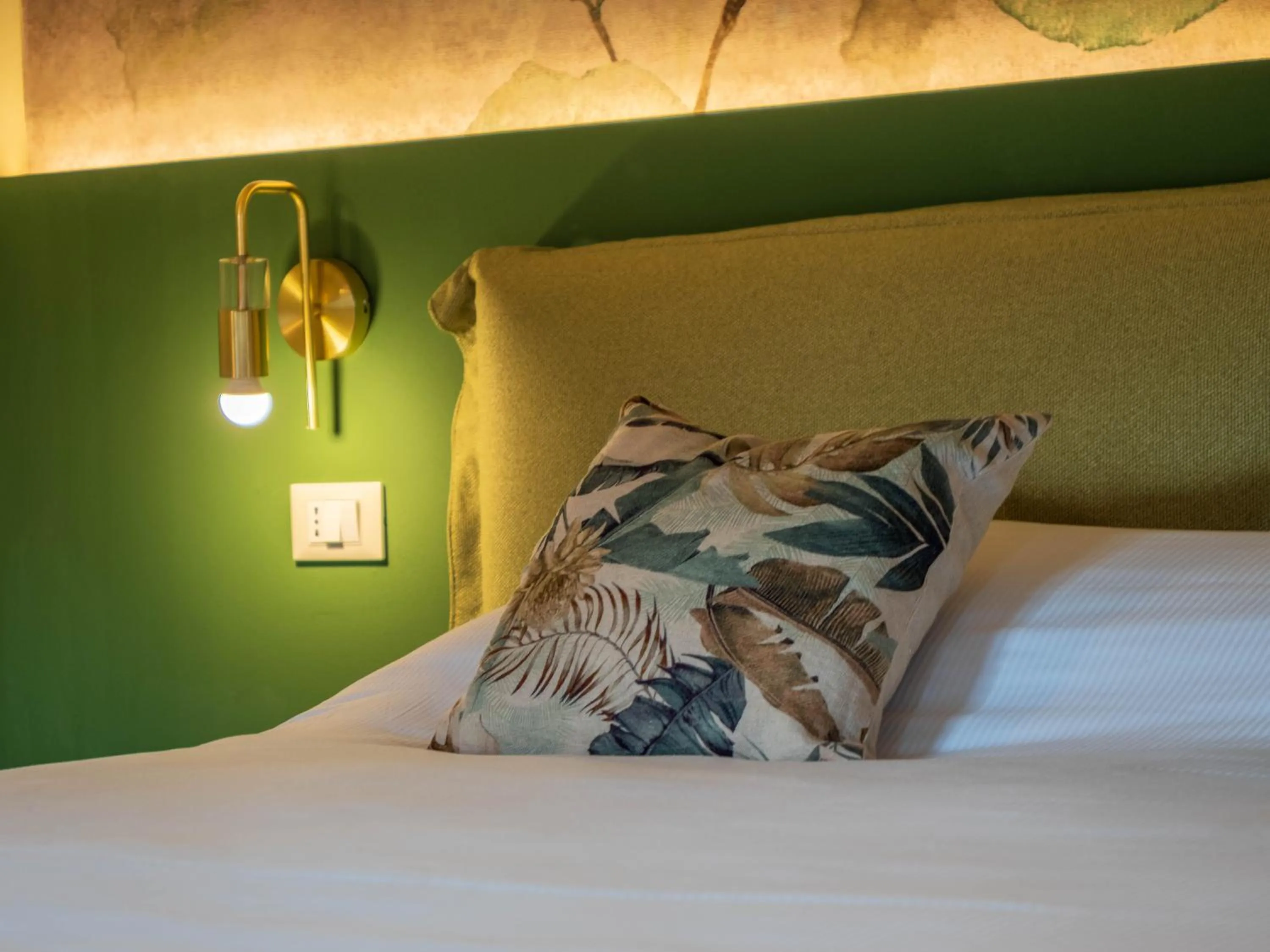 Bed in Blossoms of Siena, Adults Only