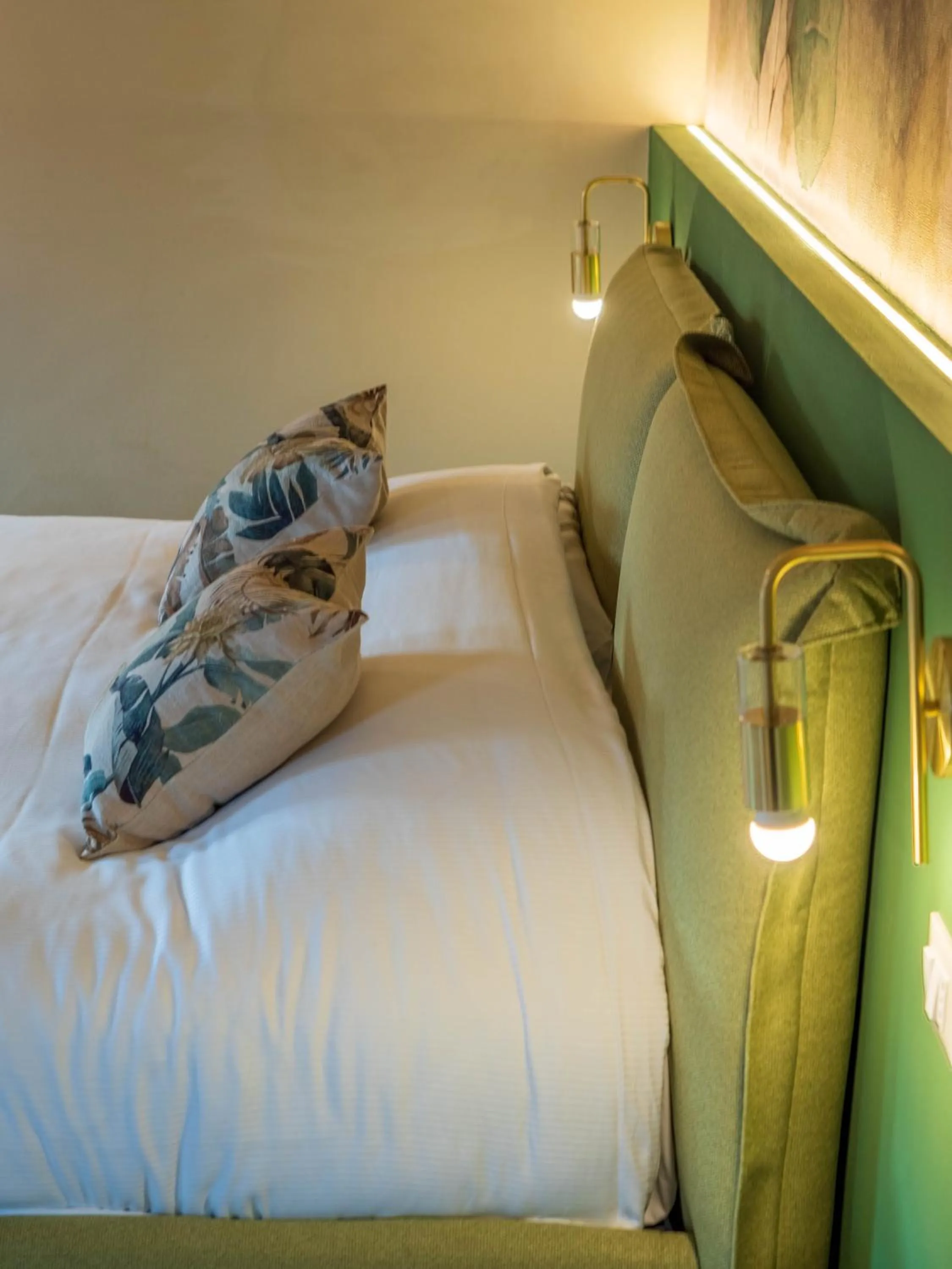 Bed in Blossoms of Siena, Adults Only