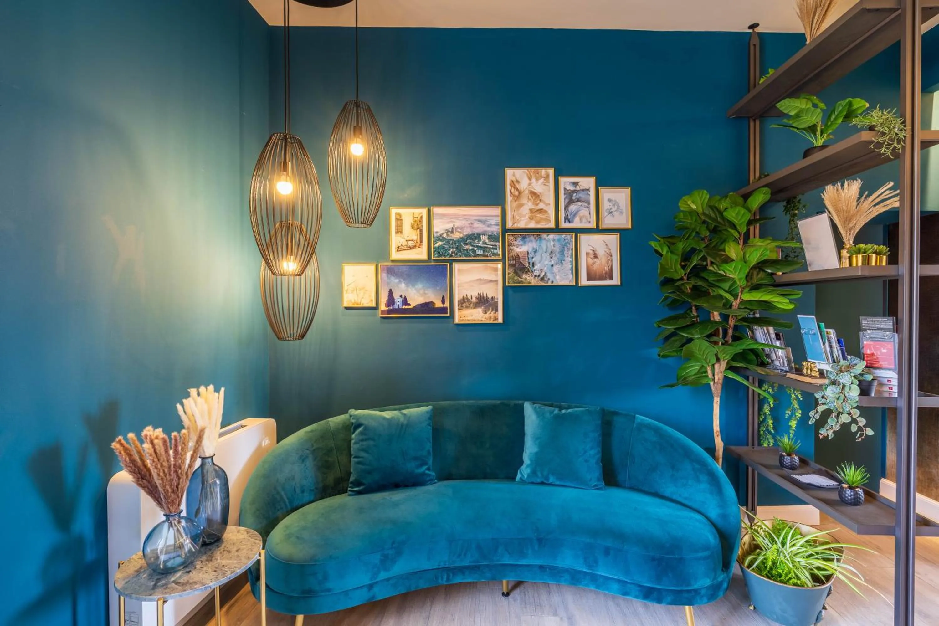 Communal lounge/ TV room in Blossoms of Siena, Adults Only