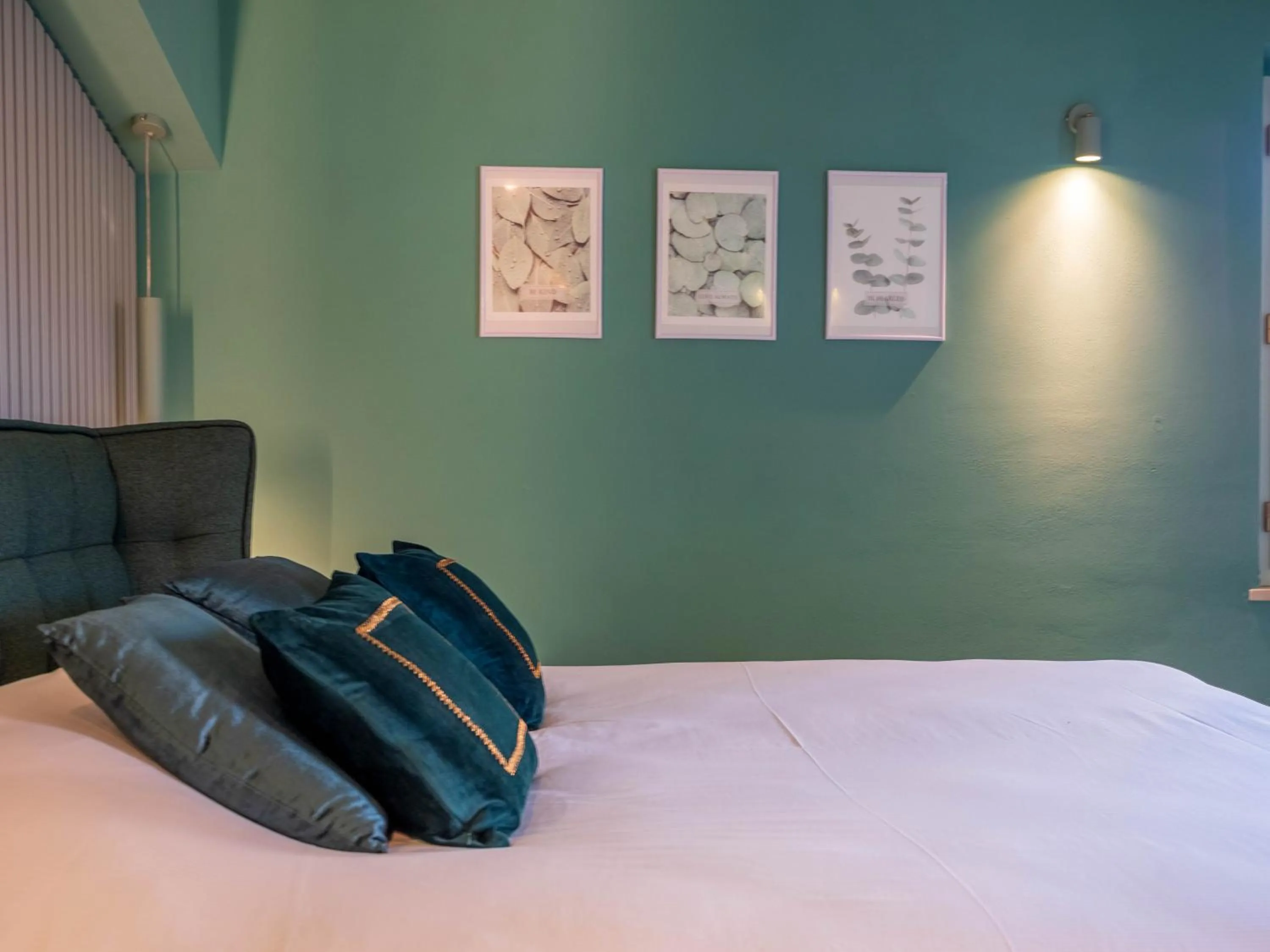 Bed in Blossoms of Siena, Adults Only