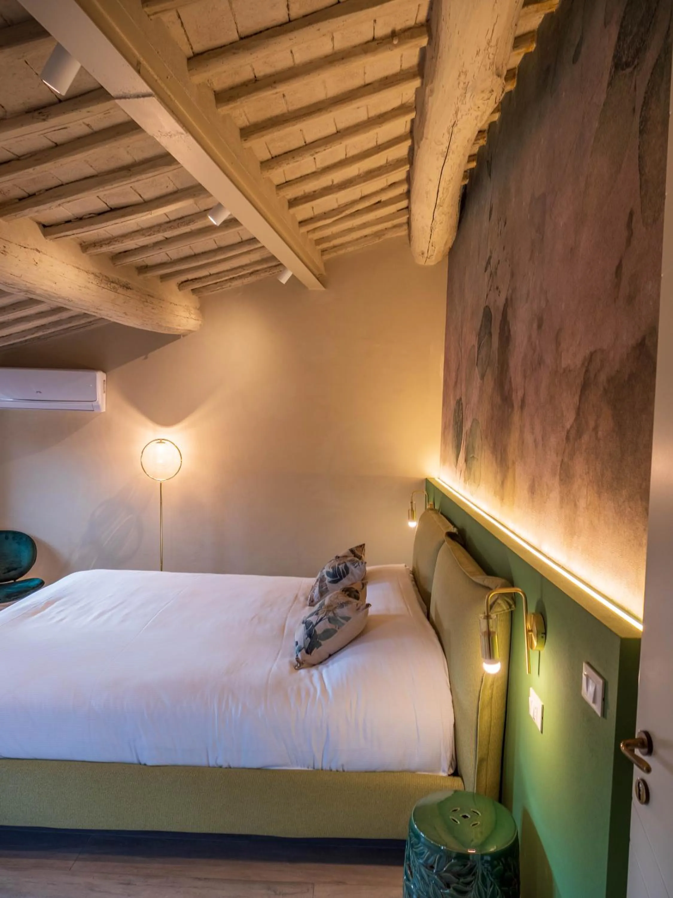 Bed in Blossoms of Siena, Adults Only