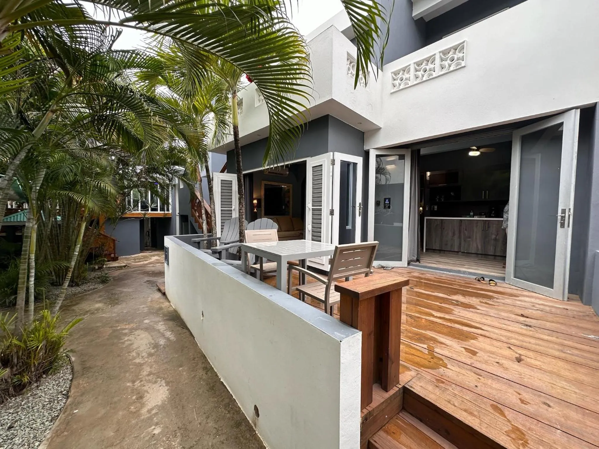 Balcony/Terrace in Old Crow Hotel and Suites