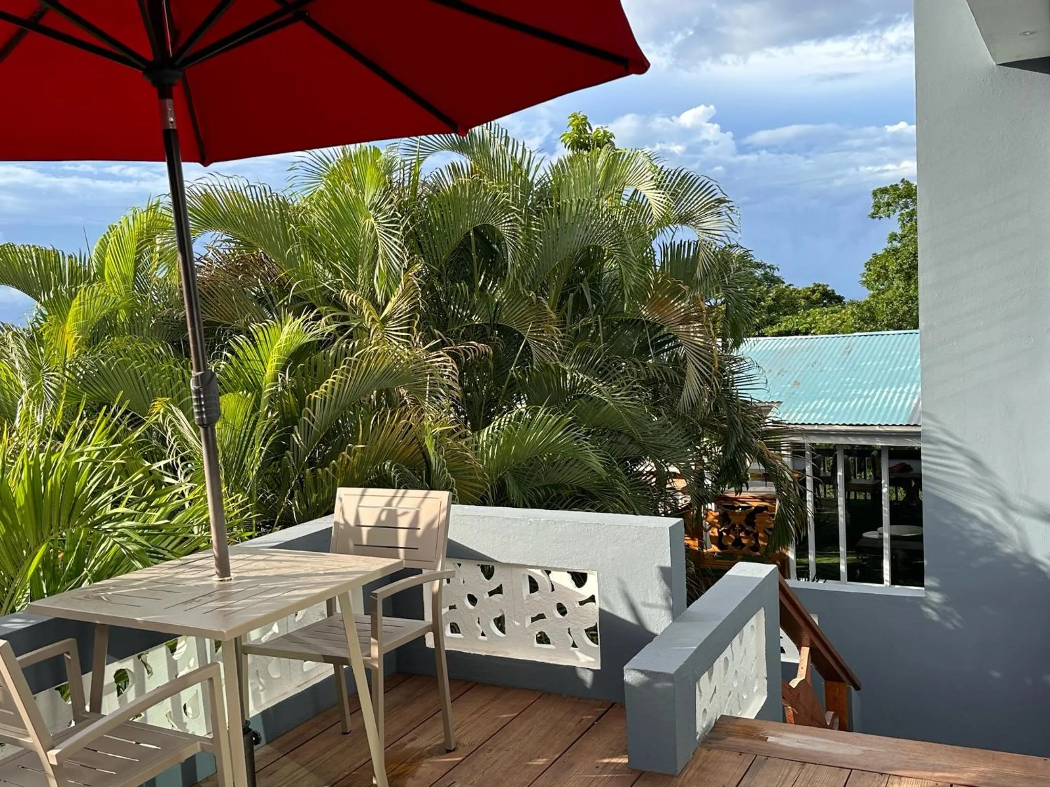 Old Crow Hotel and Suites