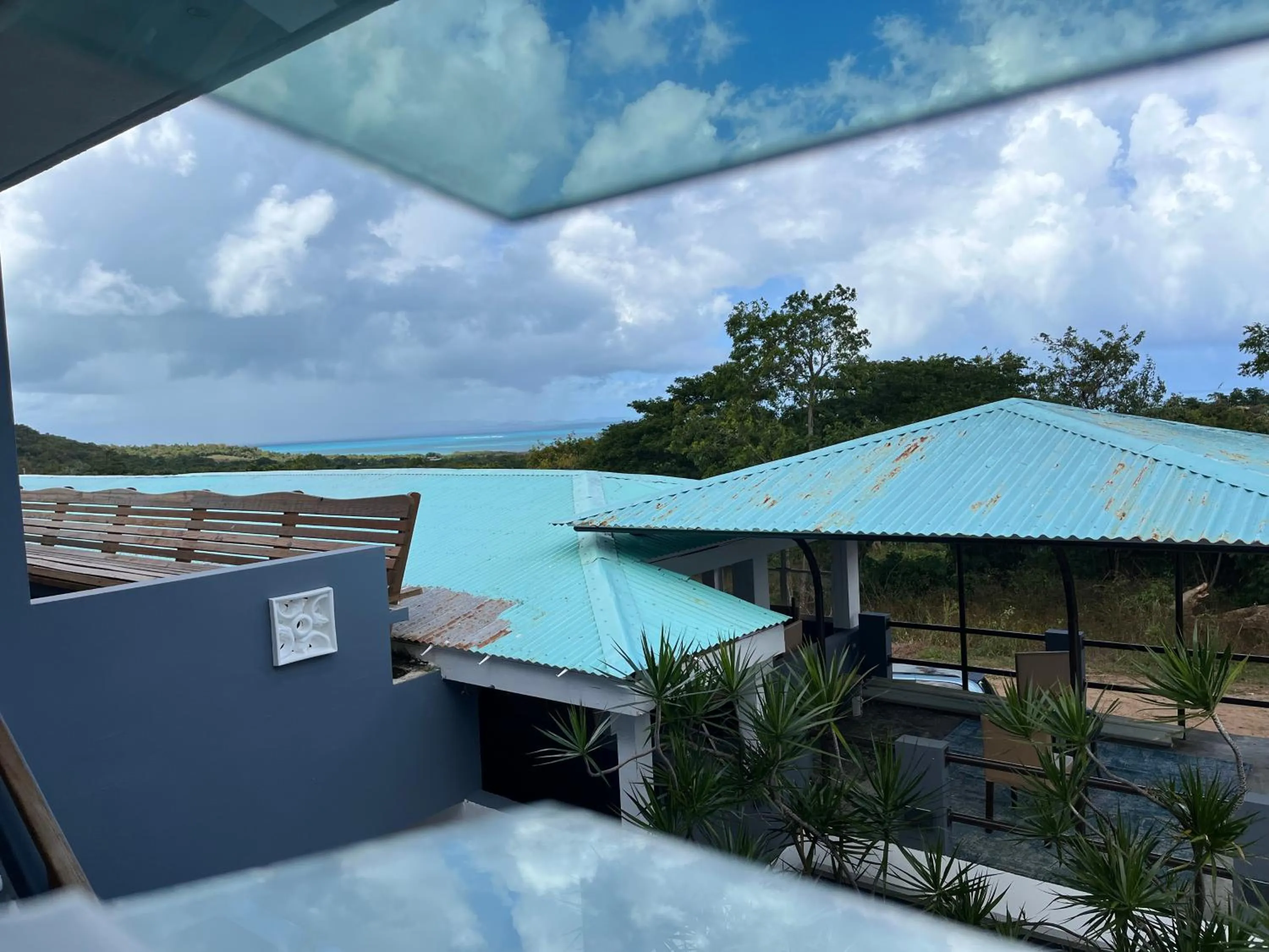 Old Crow Hotel and Suites