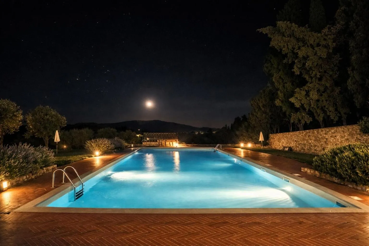 Pool view in Fattoria Lornano Winery