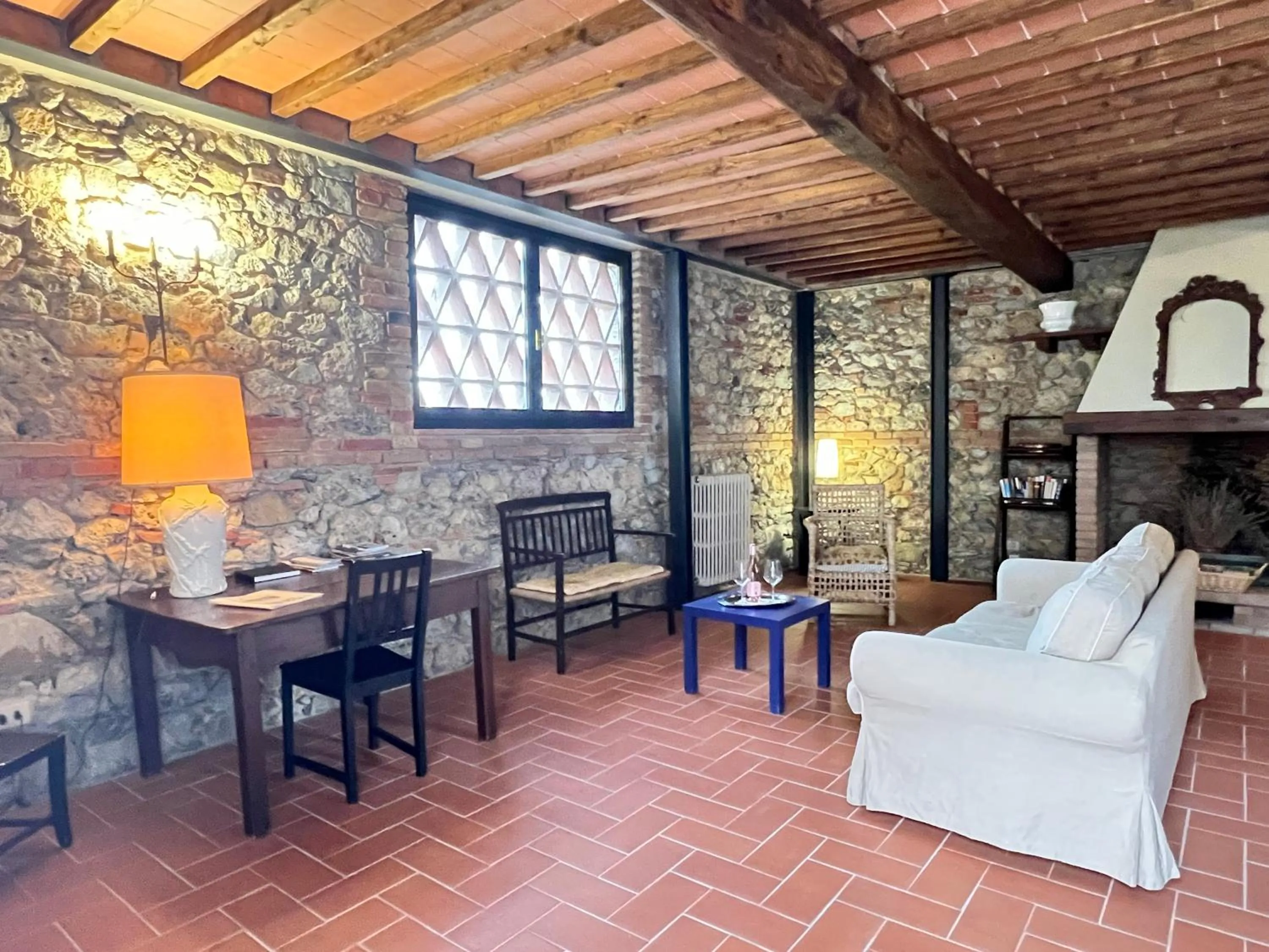 Living room in Fattoria Lornano Winery