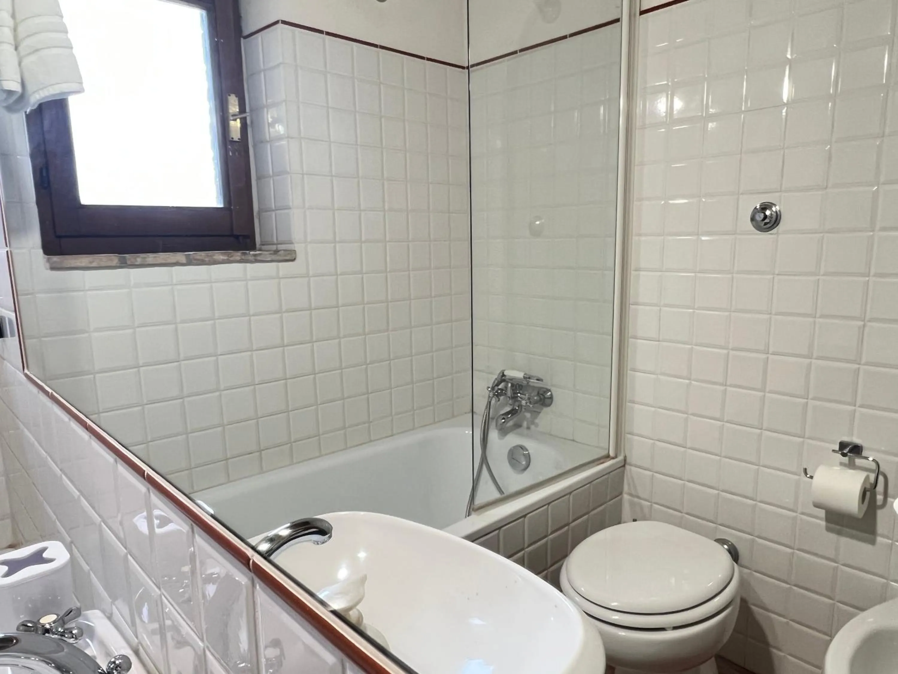 Bathroom in Fattoria Lornano Winery