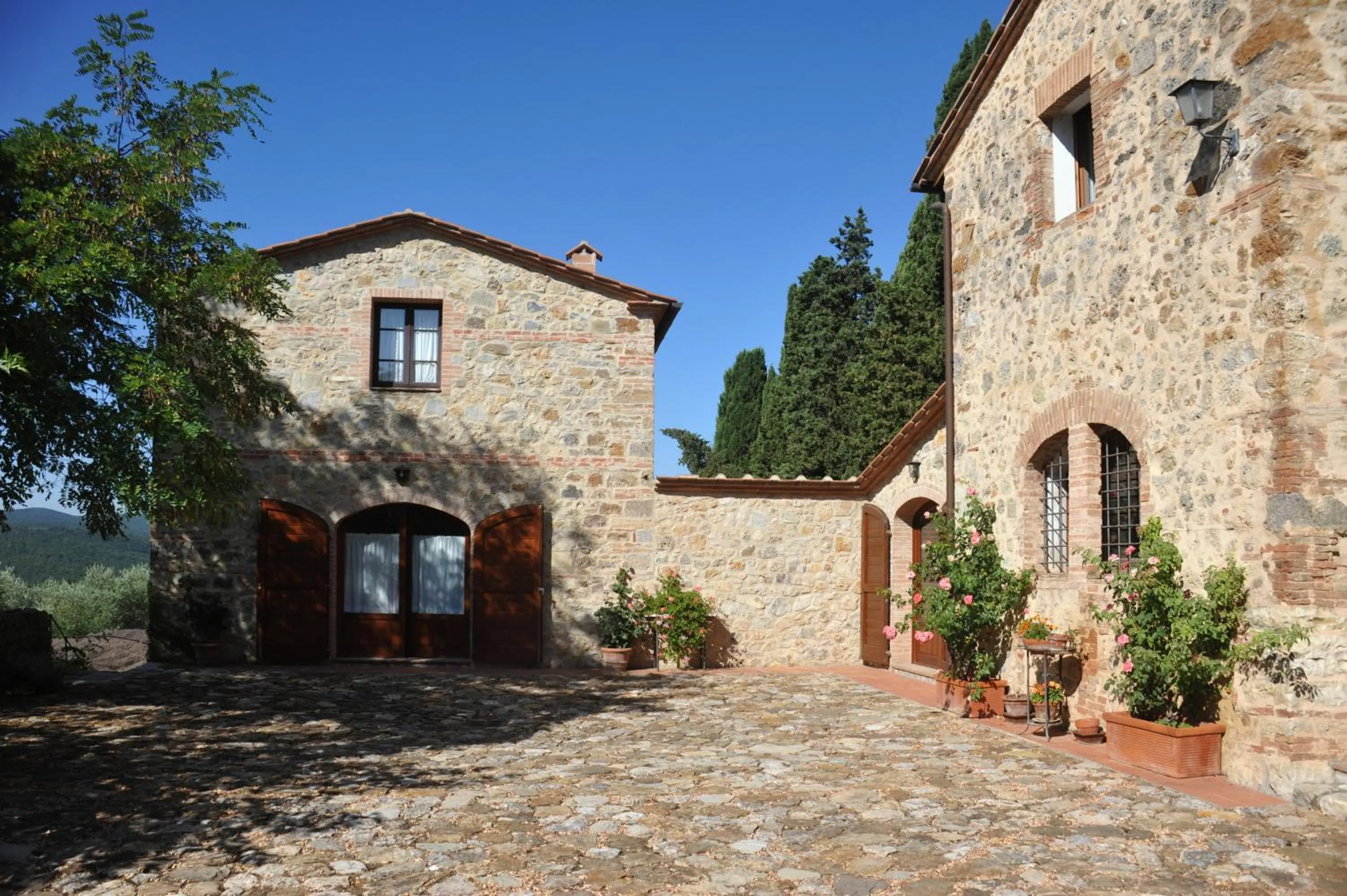 Facade/entrance in Fattoria Lornano Winery