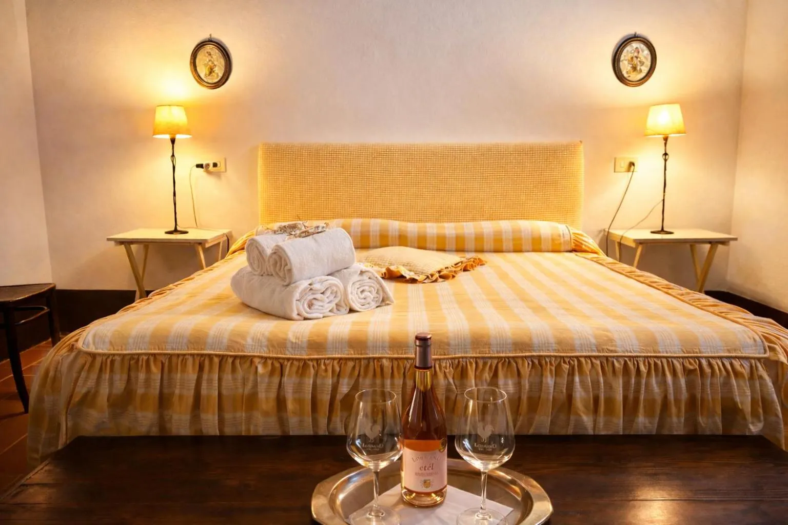 Bedroom, Bed in Fattoria Lornano Winery