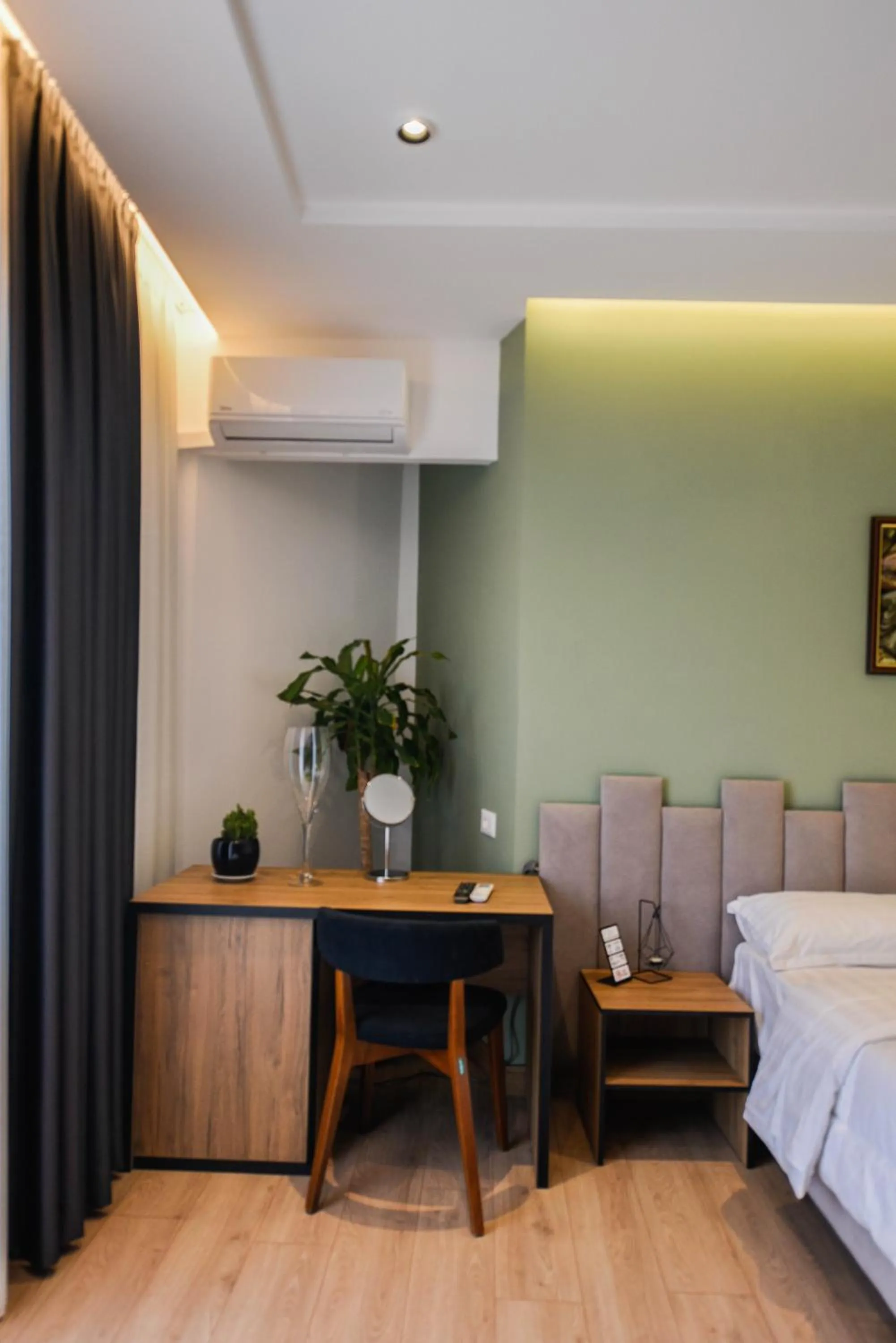 Seating area, Bed in Hotel Blini