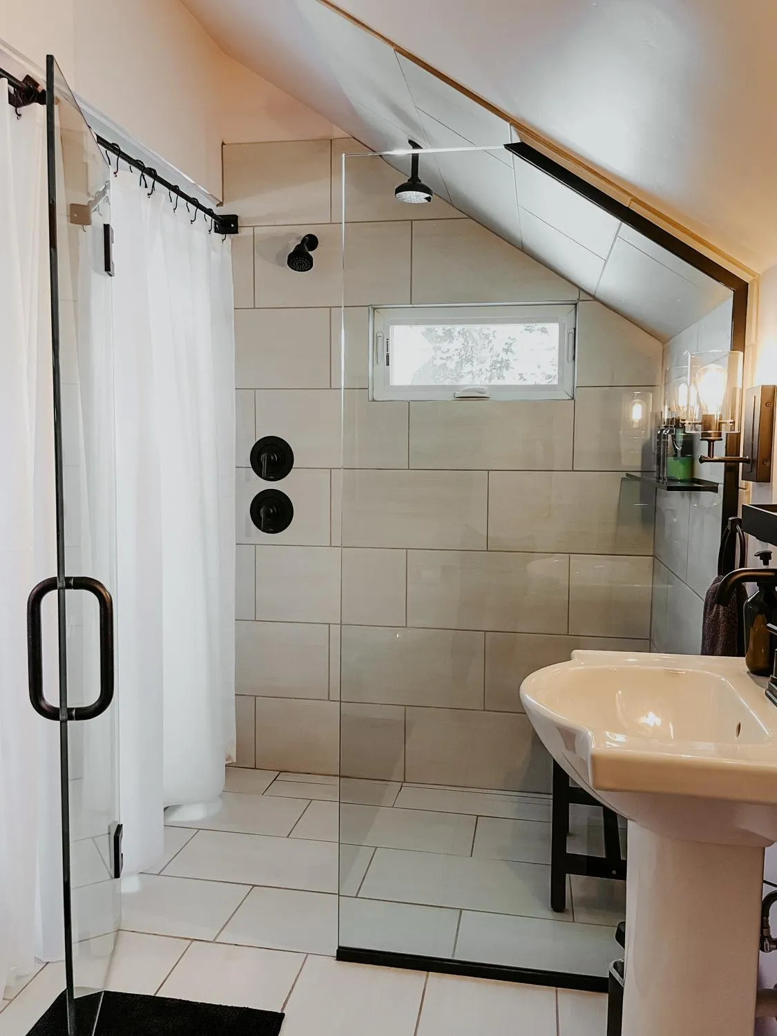 Shower in Inn Santa Clara