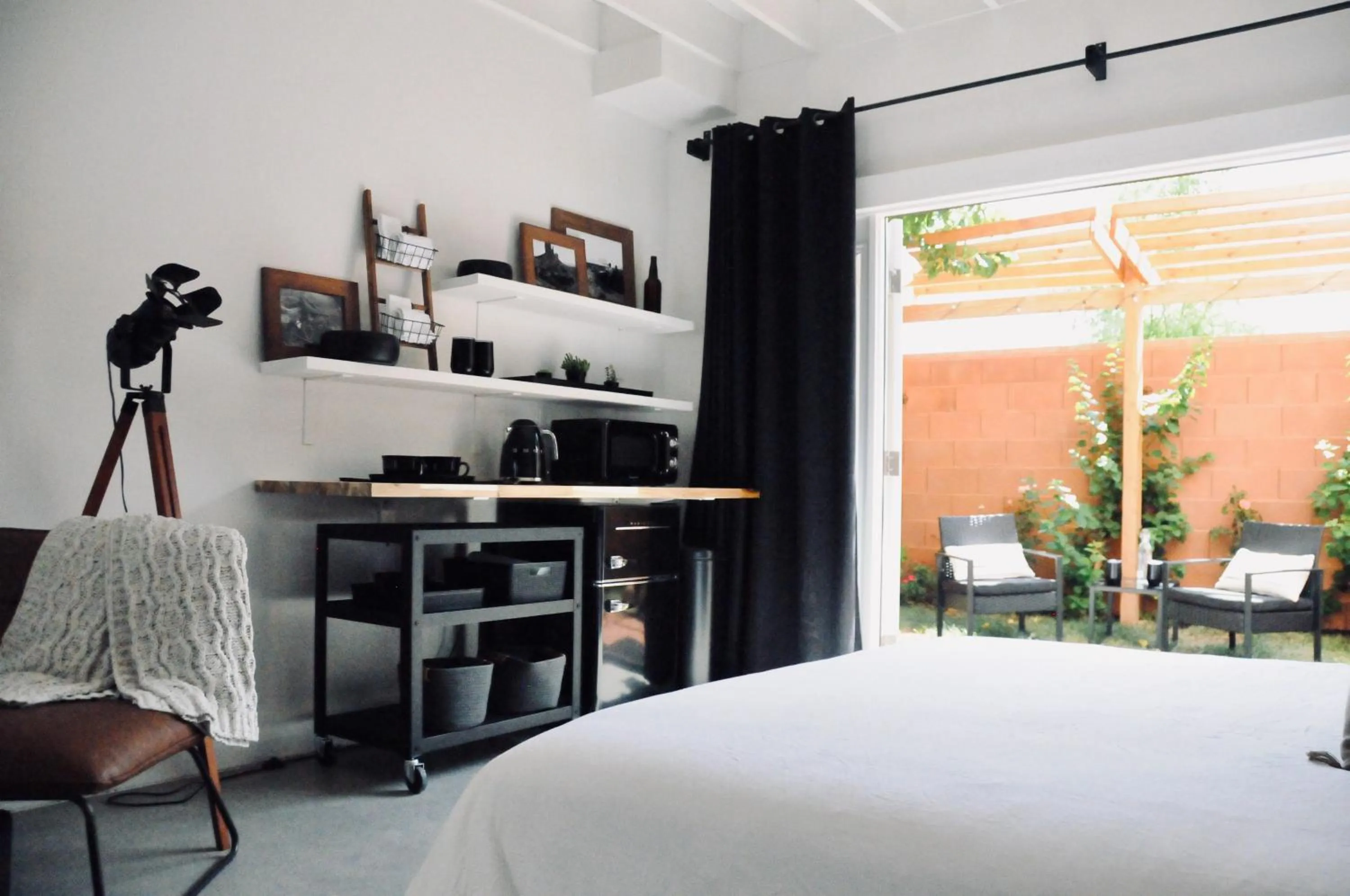 Kitchen or kitchenette, Bed in Inn Santa Clara