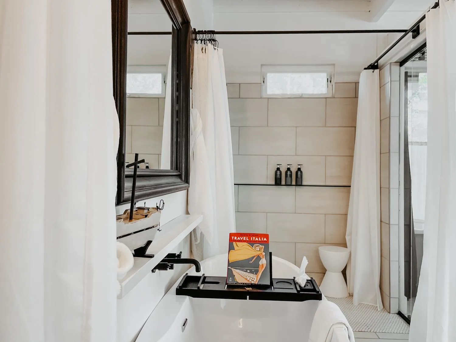 Shower in Inn Santa Clara