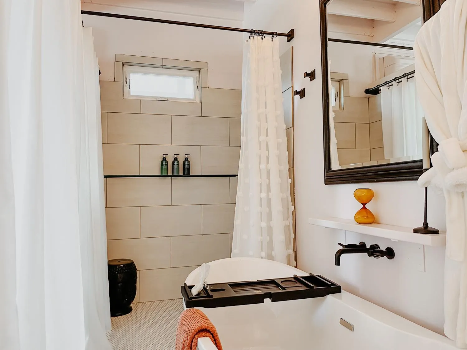 Shower in Inn Santa Clara