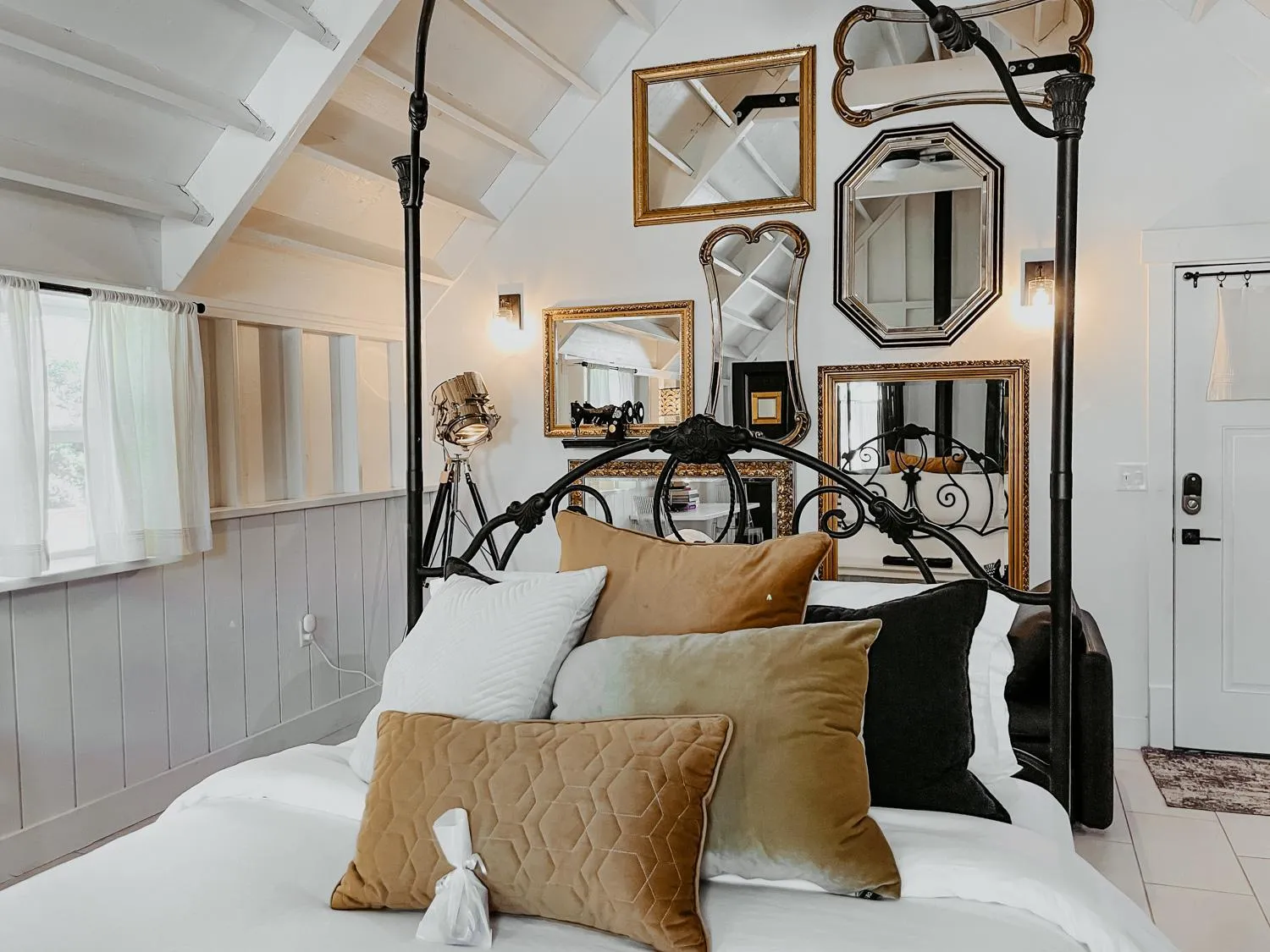 Bed in Inn Santa Clara