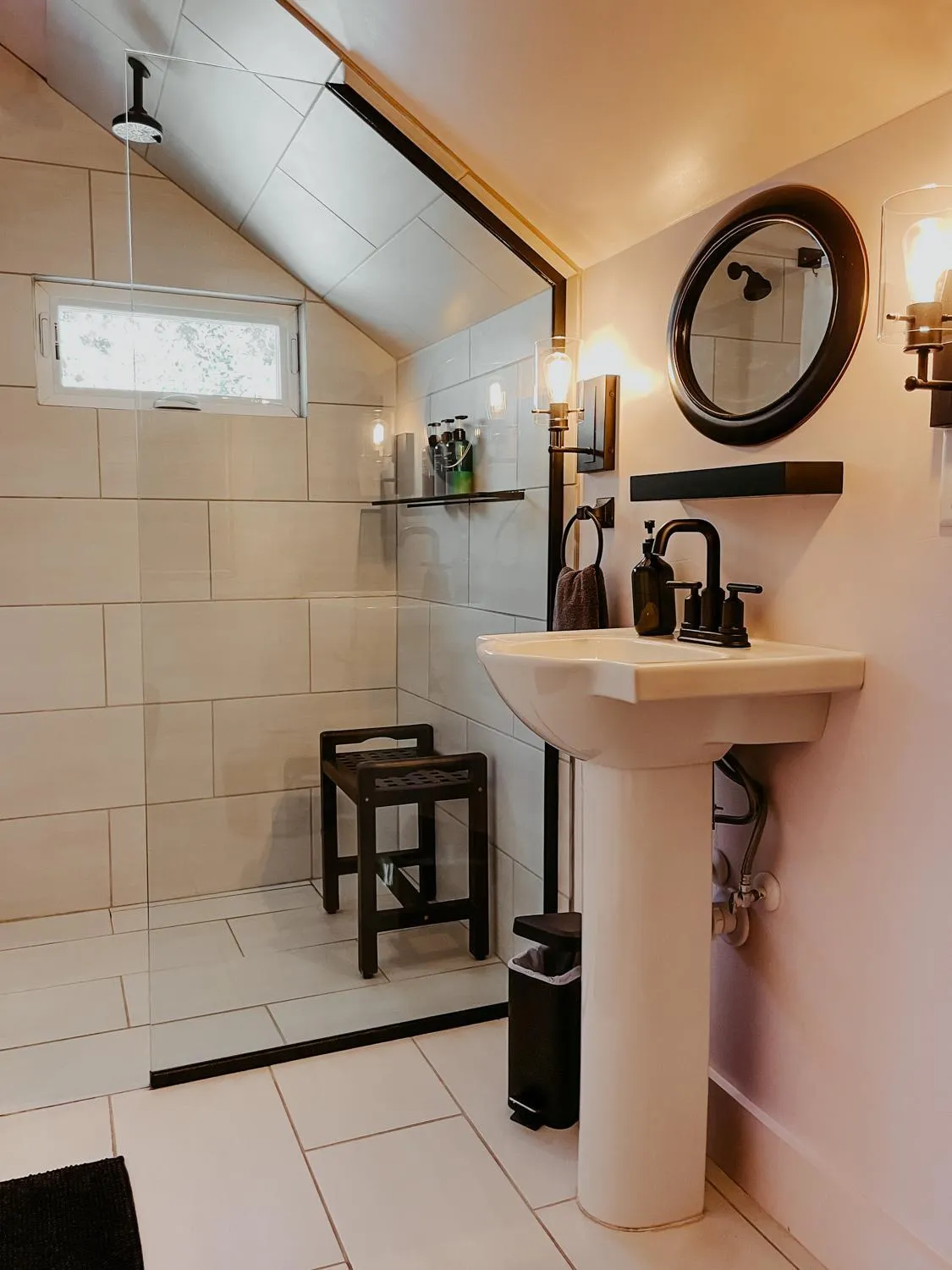 Shower in Inn Santa Clara