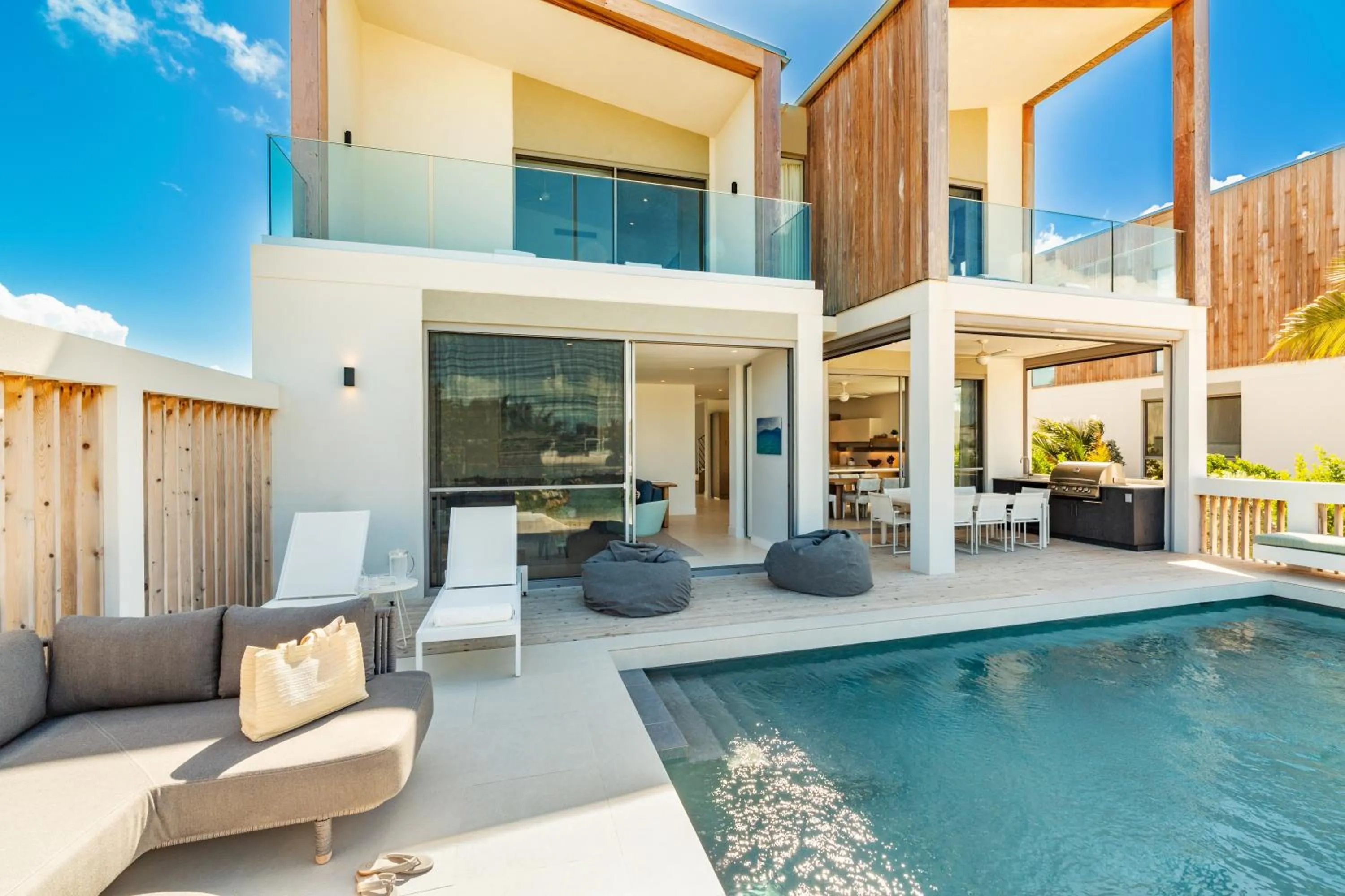 Pool view in South Bank