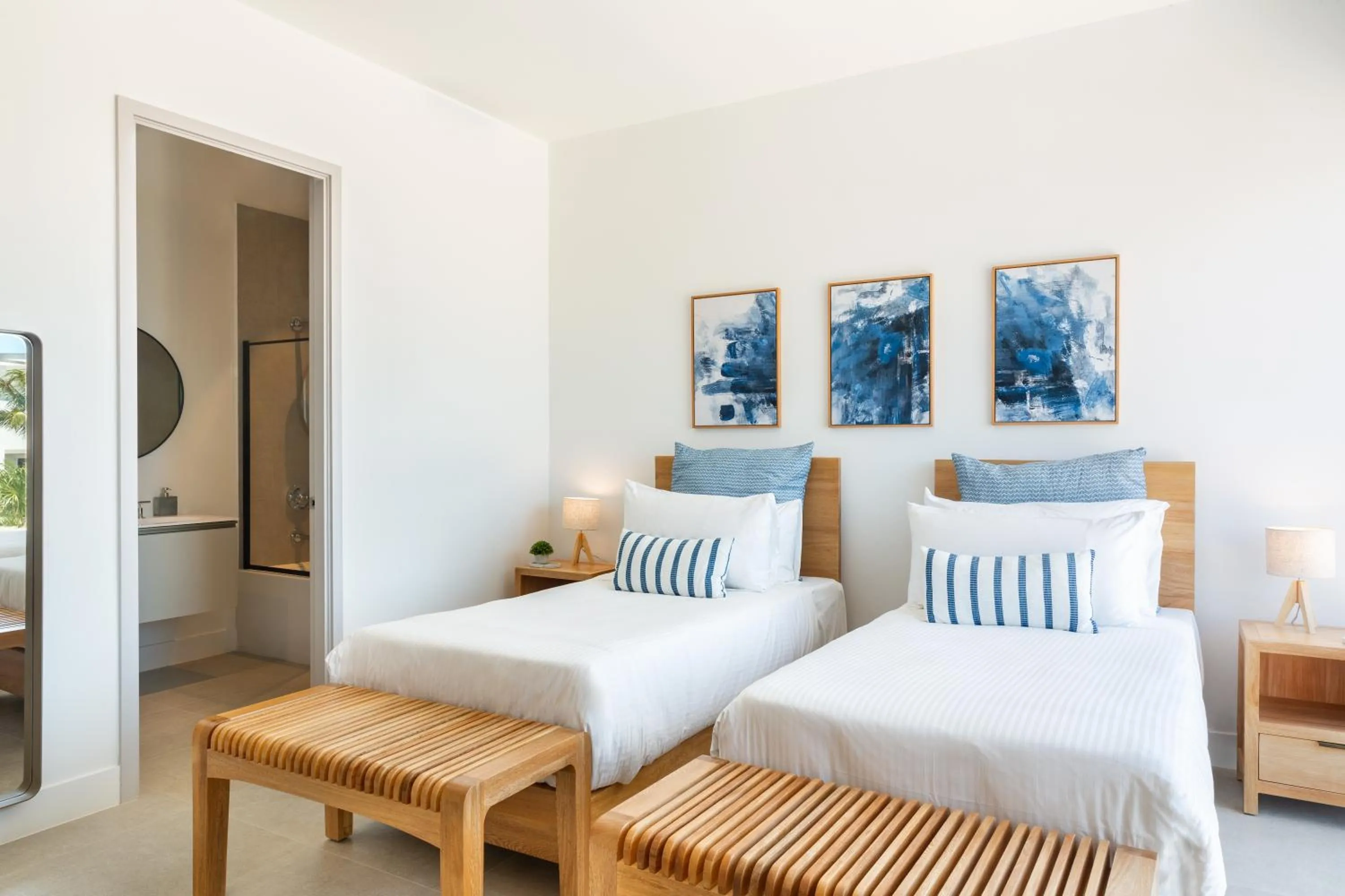 Photo of the whole room, Bed in South Bank