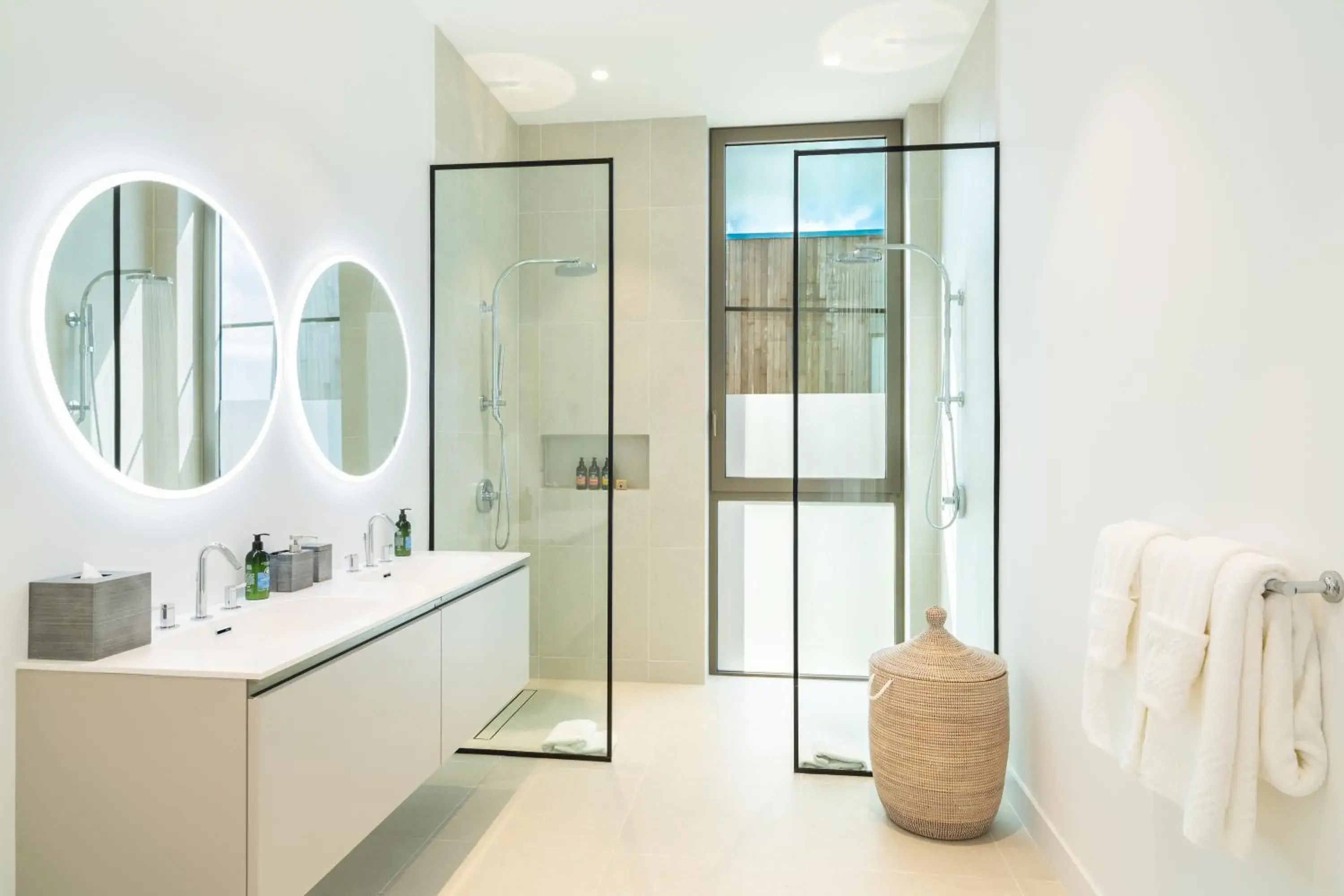 Lagoon Villa 6 Bedroom Including Guest house in South Bank Lagoon Villa 6 Bedroom Including Guest house in South Bank