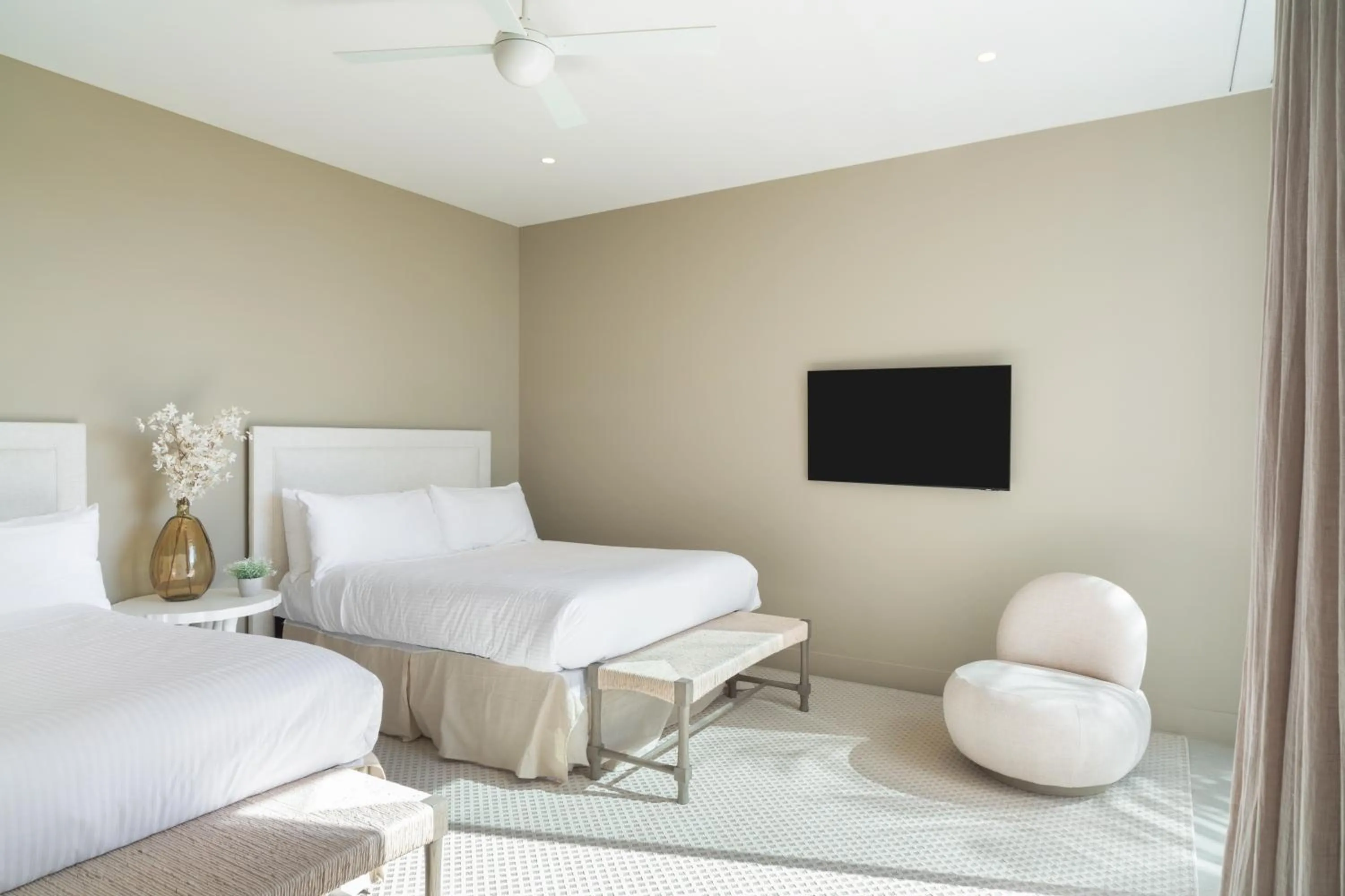 Photo of the whole room, Bed in South Bank