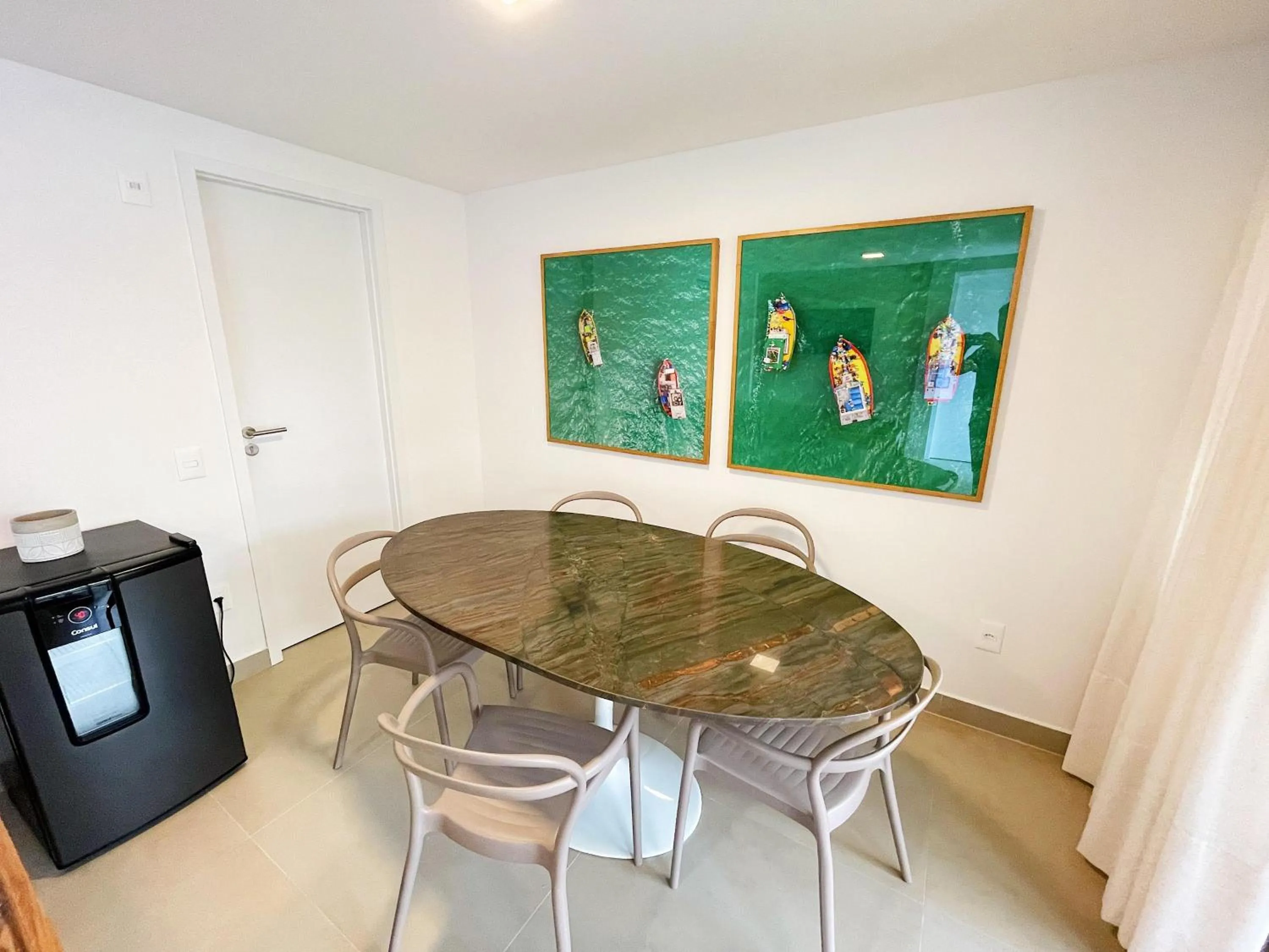 Dining area in The Home São Miguel do Gostoso by Liiv