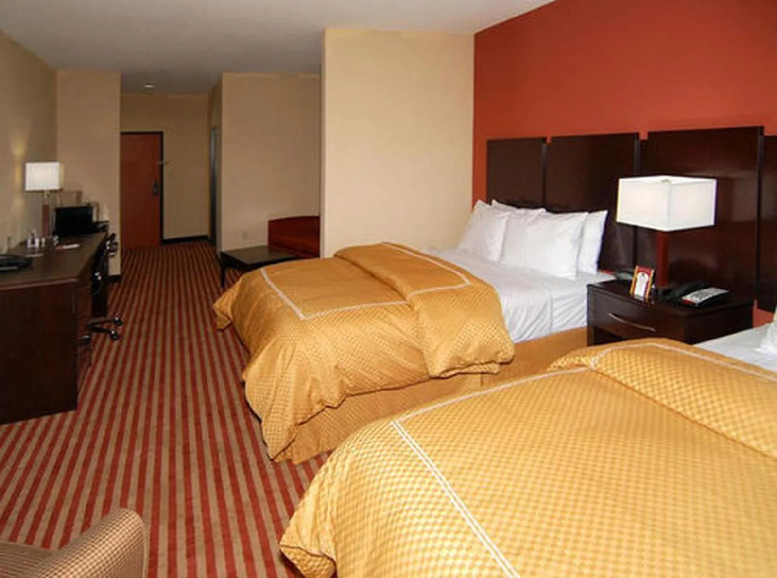 Bed in Hometown Executive Suites