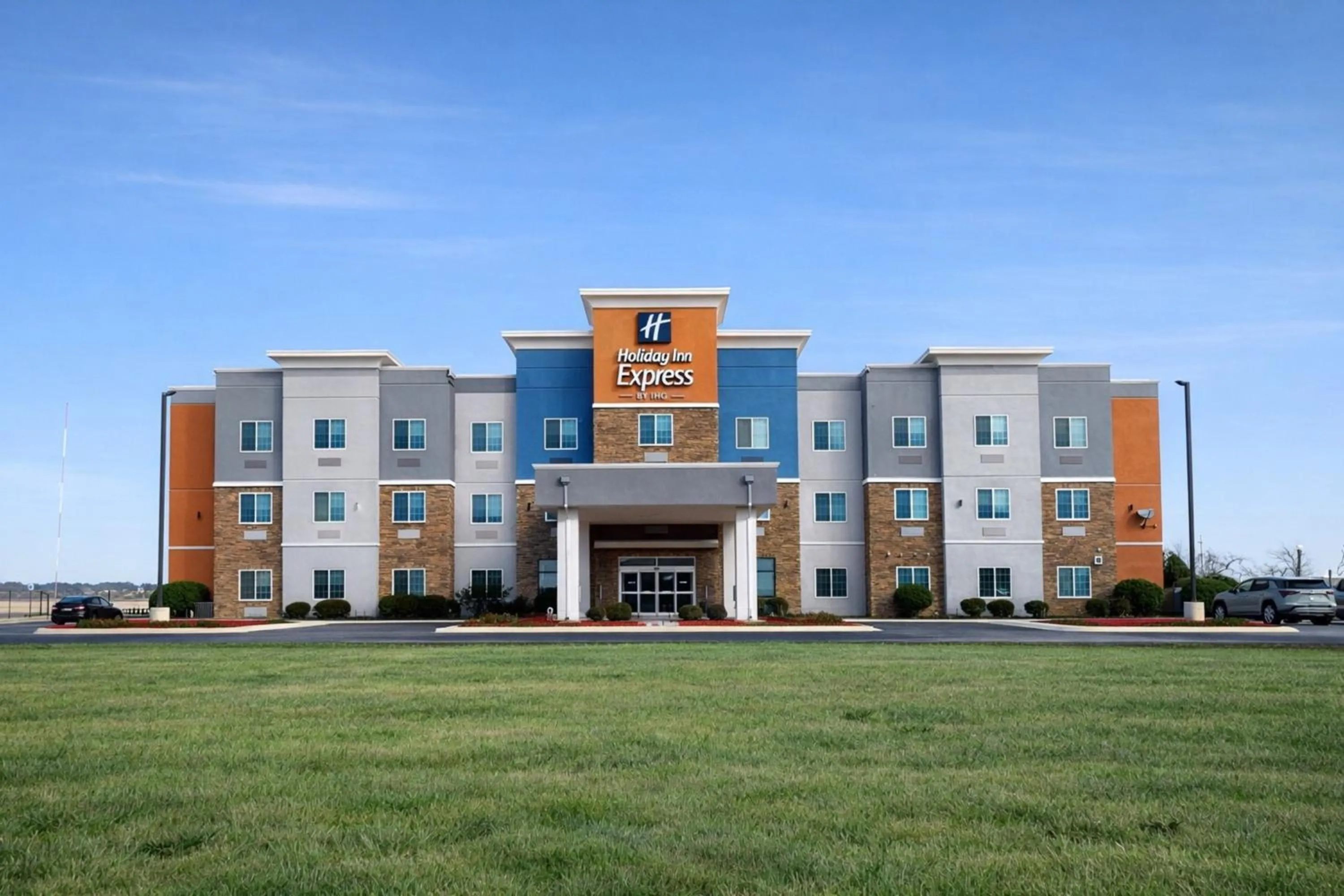 Property building in Holiday Inn Express & Suites Bridgeport by IHG