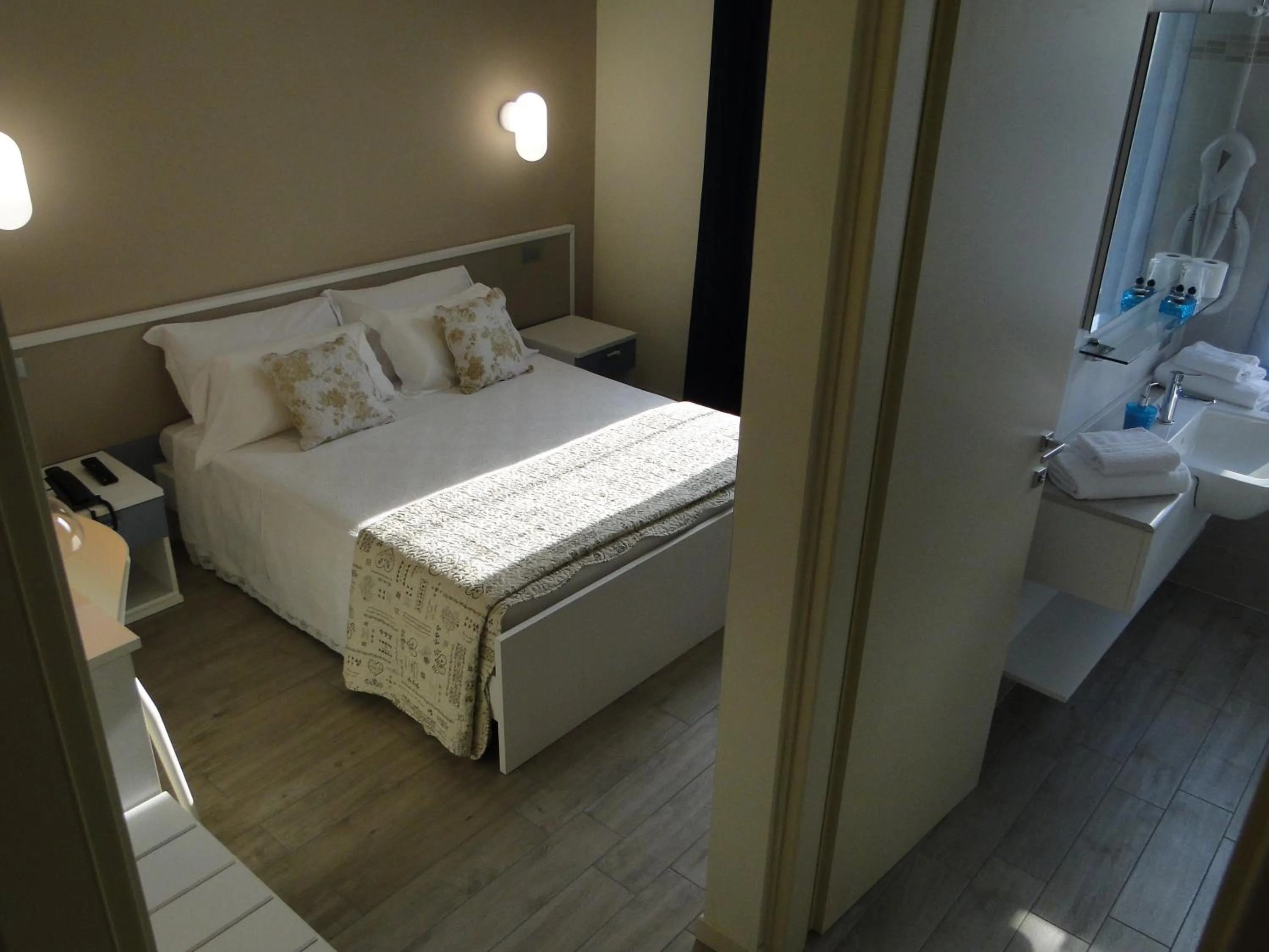 Photo of the whole room, Bed in Hotel Moderno