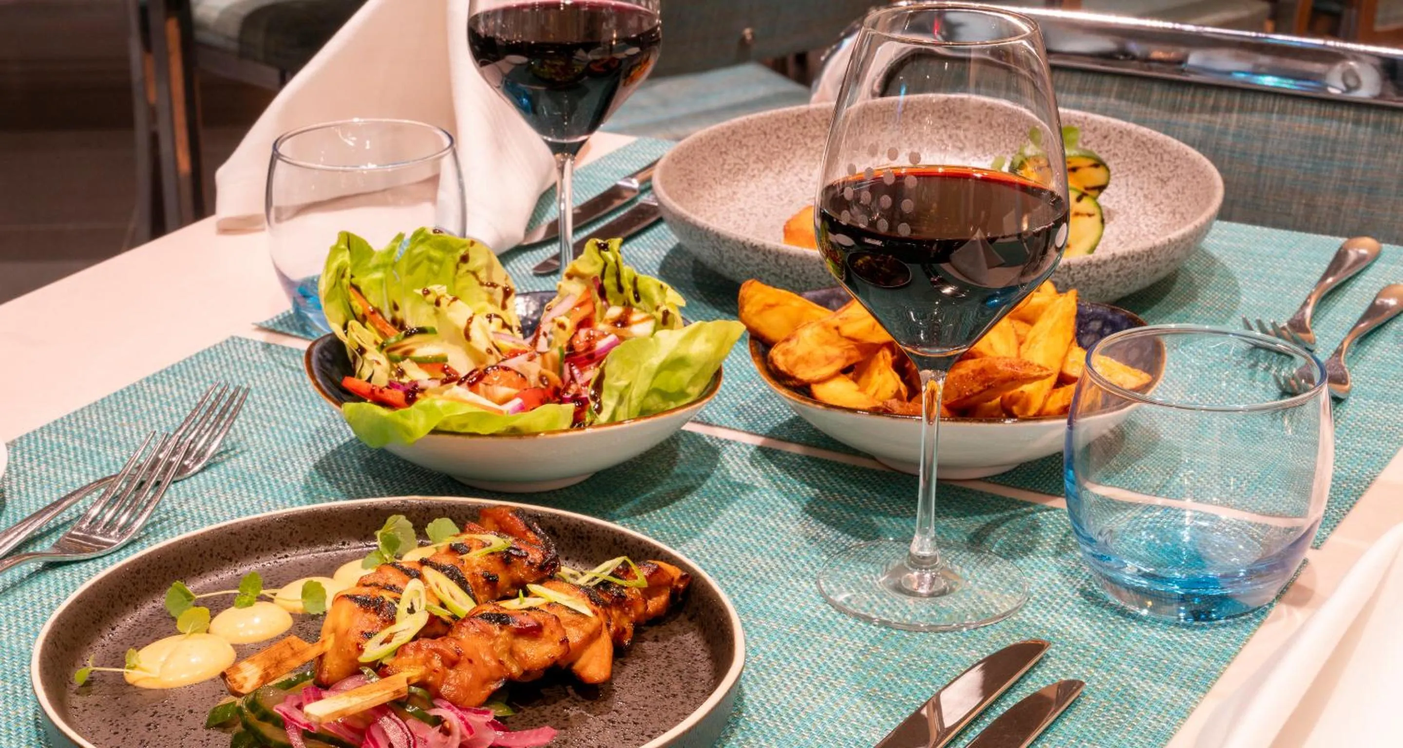 Restaurant/places to eat in PLAZA Premium Grand Winston