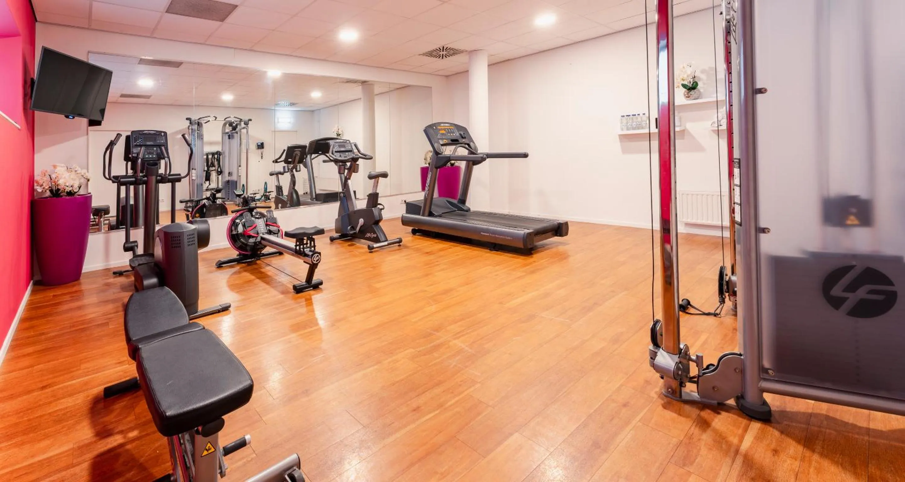 Fitness centre/facilities in PLAZA Premium Grand Winston
