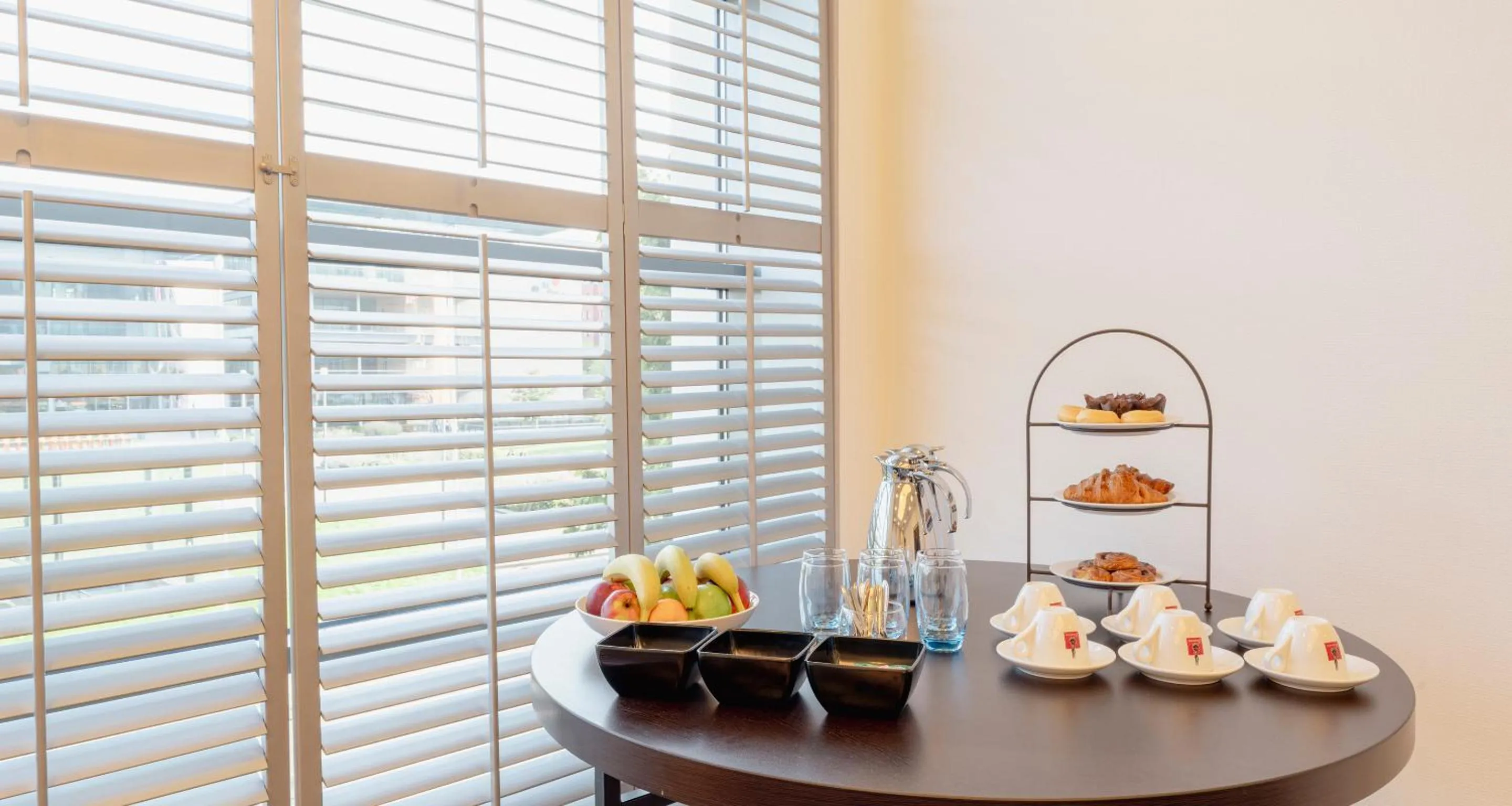 Restaurant/places to eat in PLAZA Premium Grand Winston