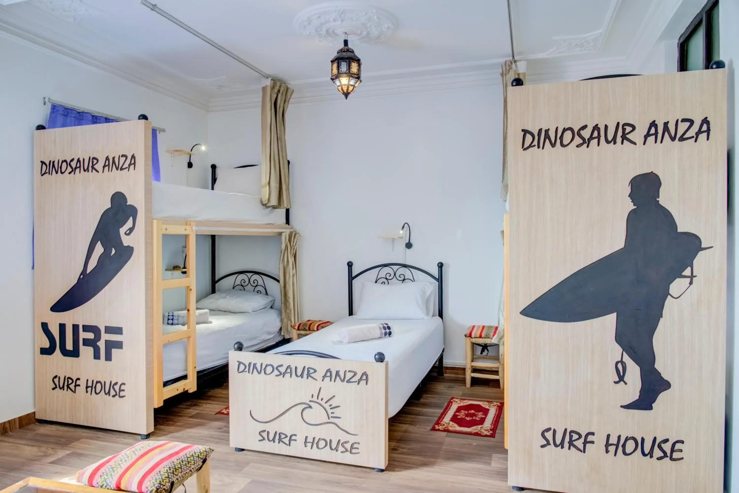 Bed in 6-Bed Dormitory Room in Dinosaur Anza Surf House Bed in 6-Bed Dormitory Room in Dinosaur Anza Surf House
