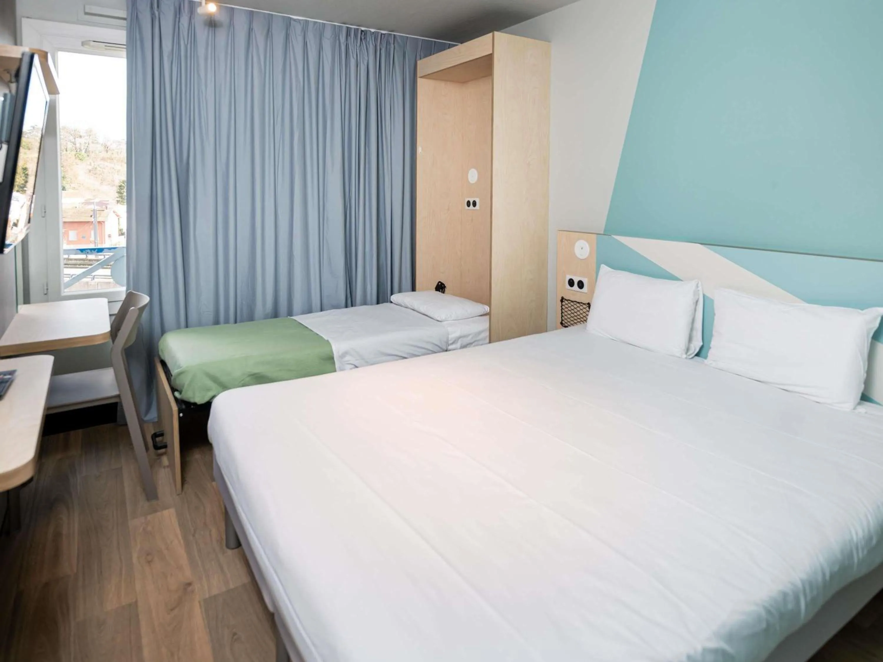 Bedroom, Bed in Ibis Budget Lyon Caluire Cité Internationale