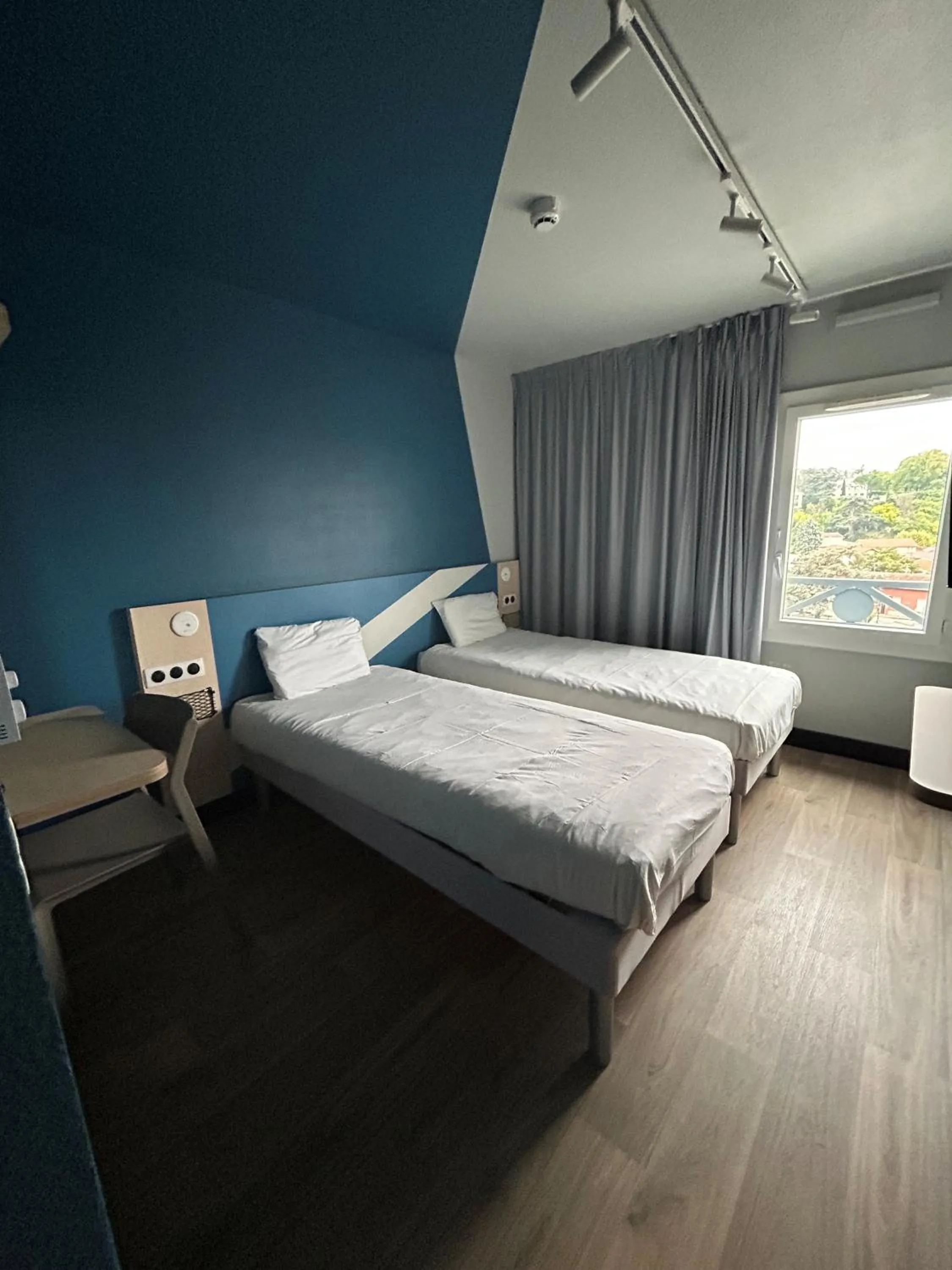 Bedroom, Bed in Ibis Budget Lyon Caluire Cité Internationale