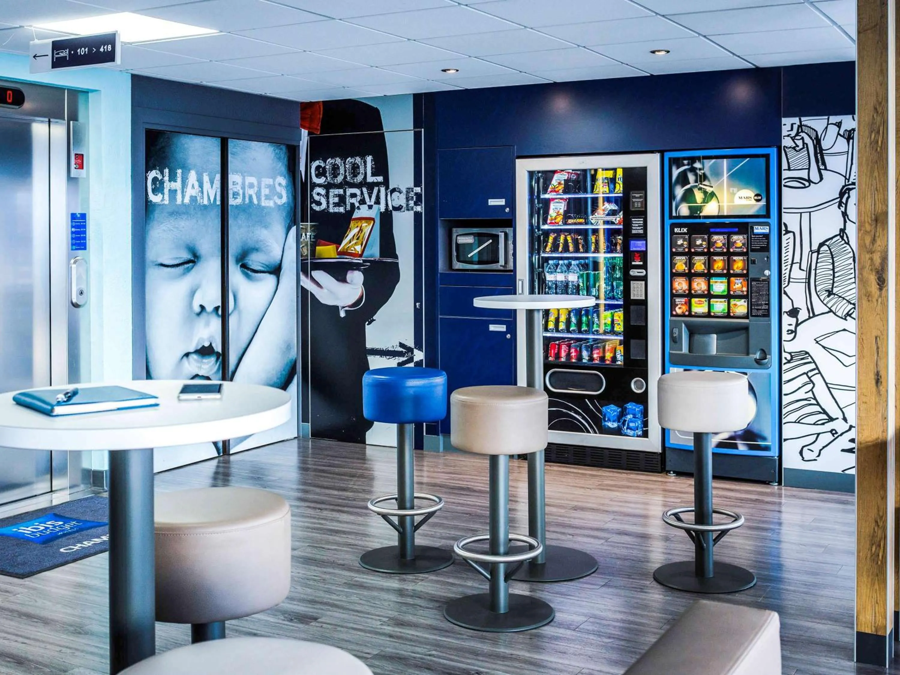 Lounge or bar in Ibis Budget Fréjus St Raphaël centre